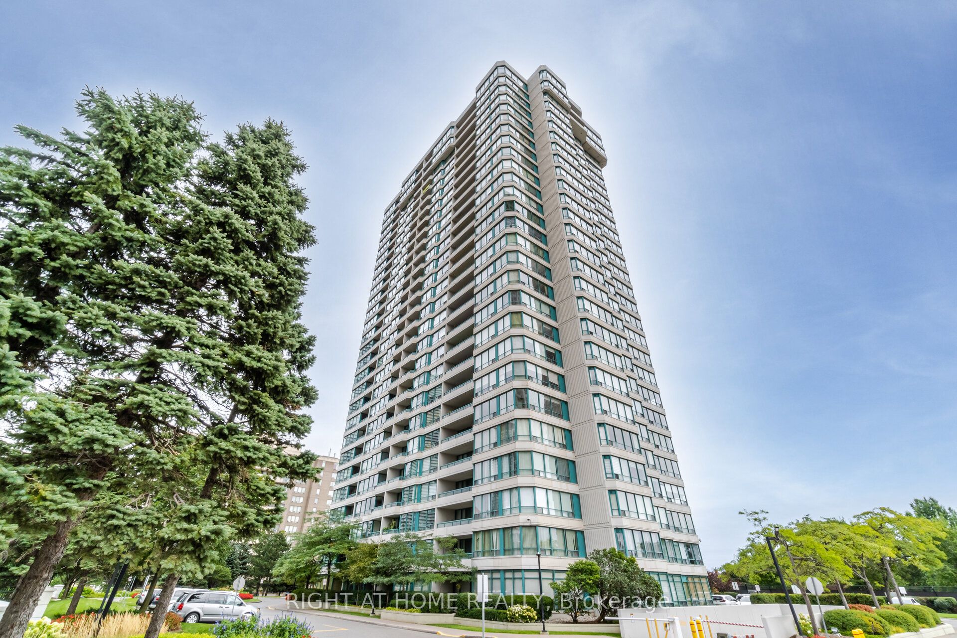 550 Webb Drive 1808, Mississauga, ON L5B 3Y4 photo 3