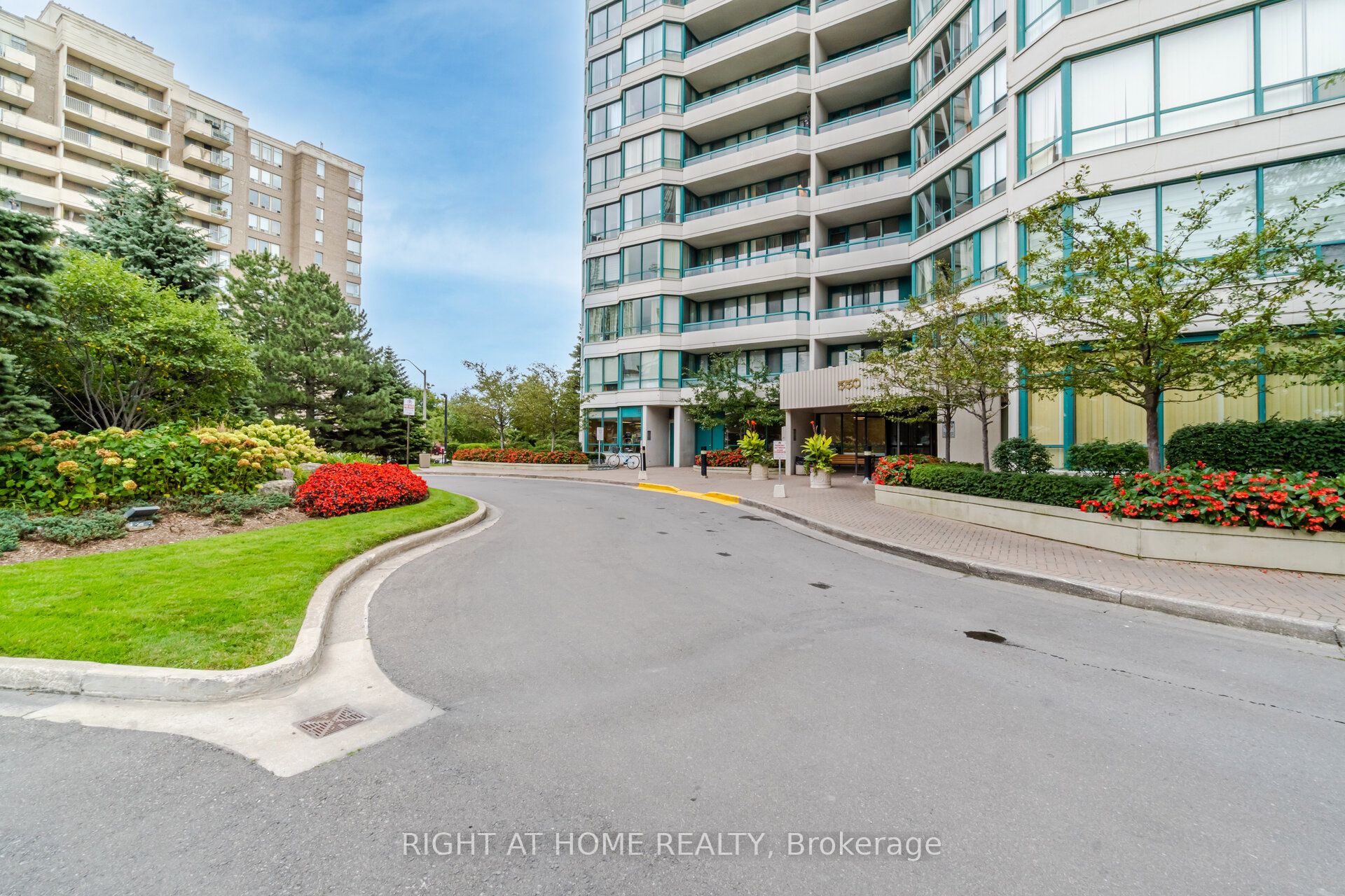550 Webb Drive 1808, Mississauga, ON L5B 3Y4 photo 4