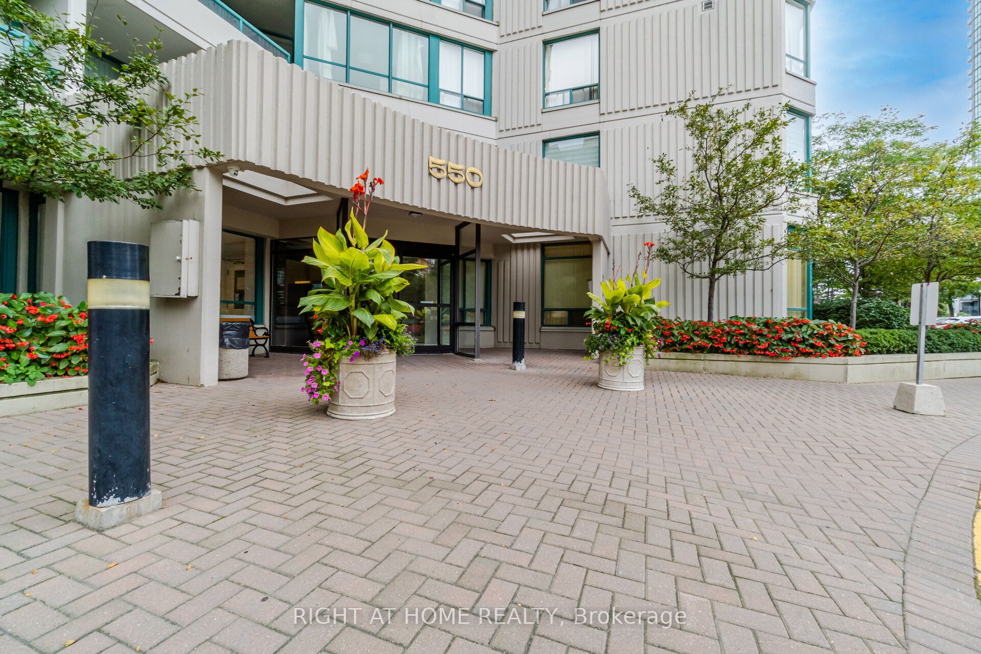 550 Webb Drive 1808, Mississauga, ON L5B 3Y4 photo 5