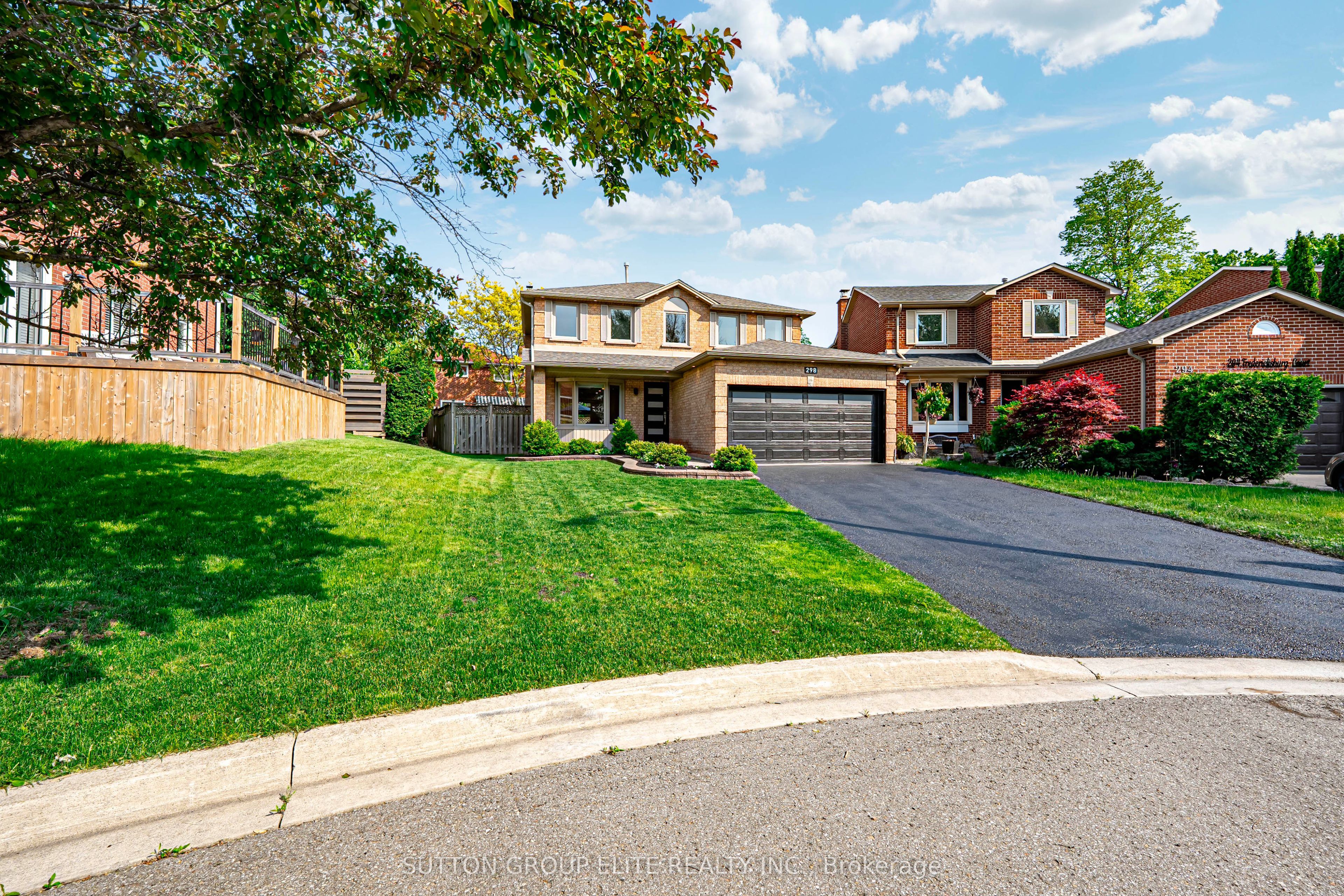 298 Fredericksburg Court, Mississauga, ON L4Z 2T2 photo 3