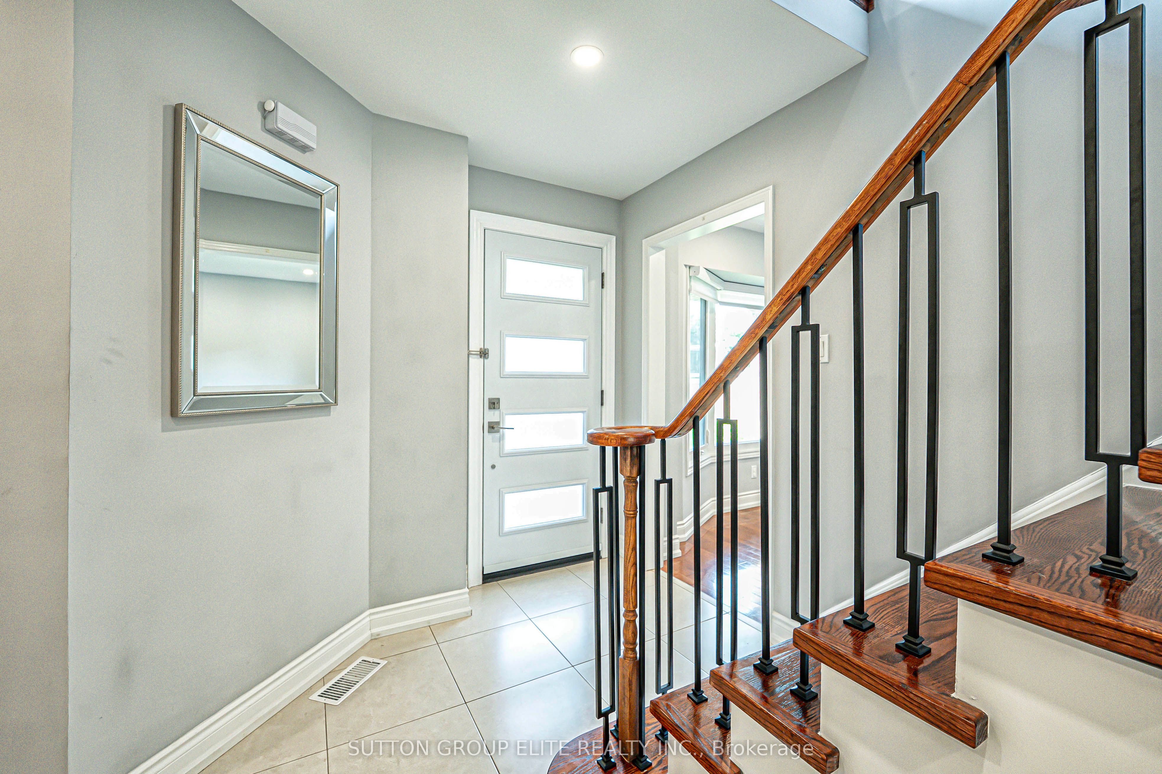 298 Fredericksburg Court, Mississauga, ON L4Z 2T2 photo 5