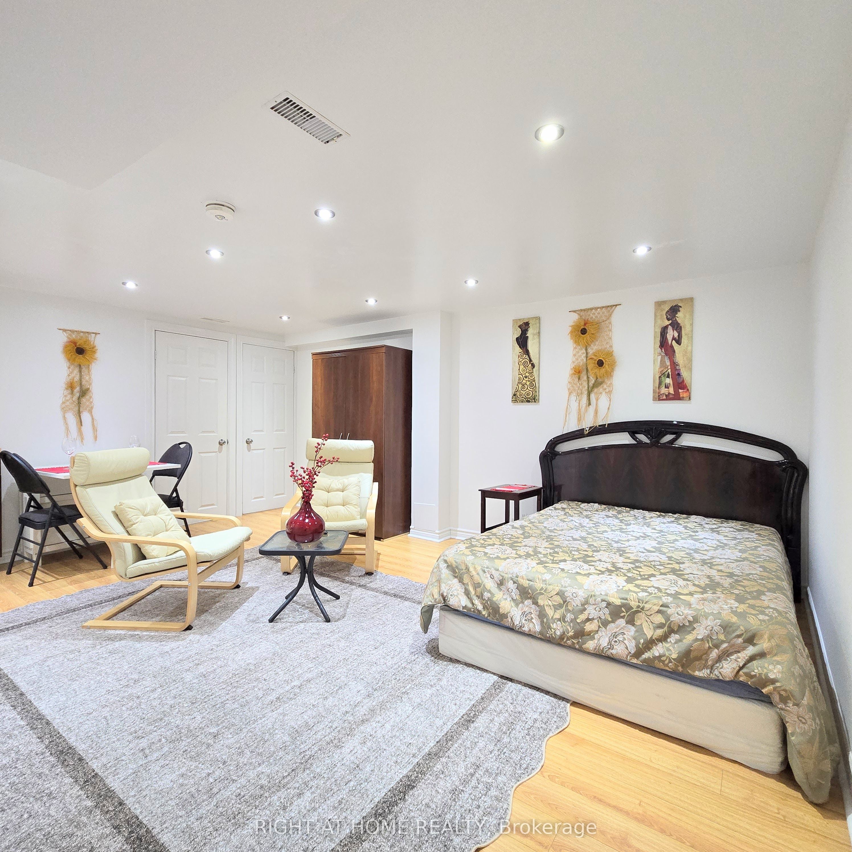 47 Mare Crescent Lower, Toronto, ON M9W 7E8 photo 2