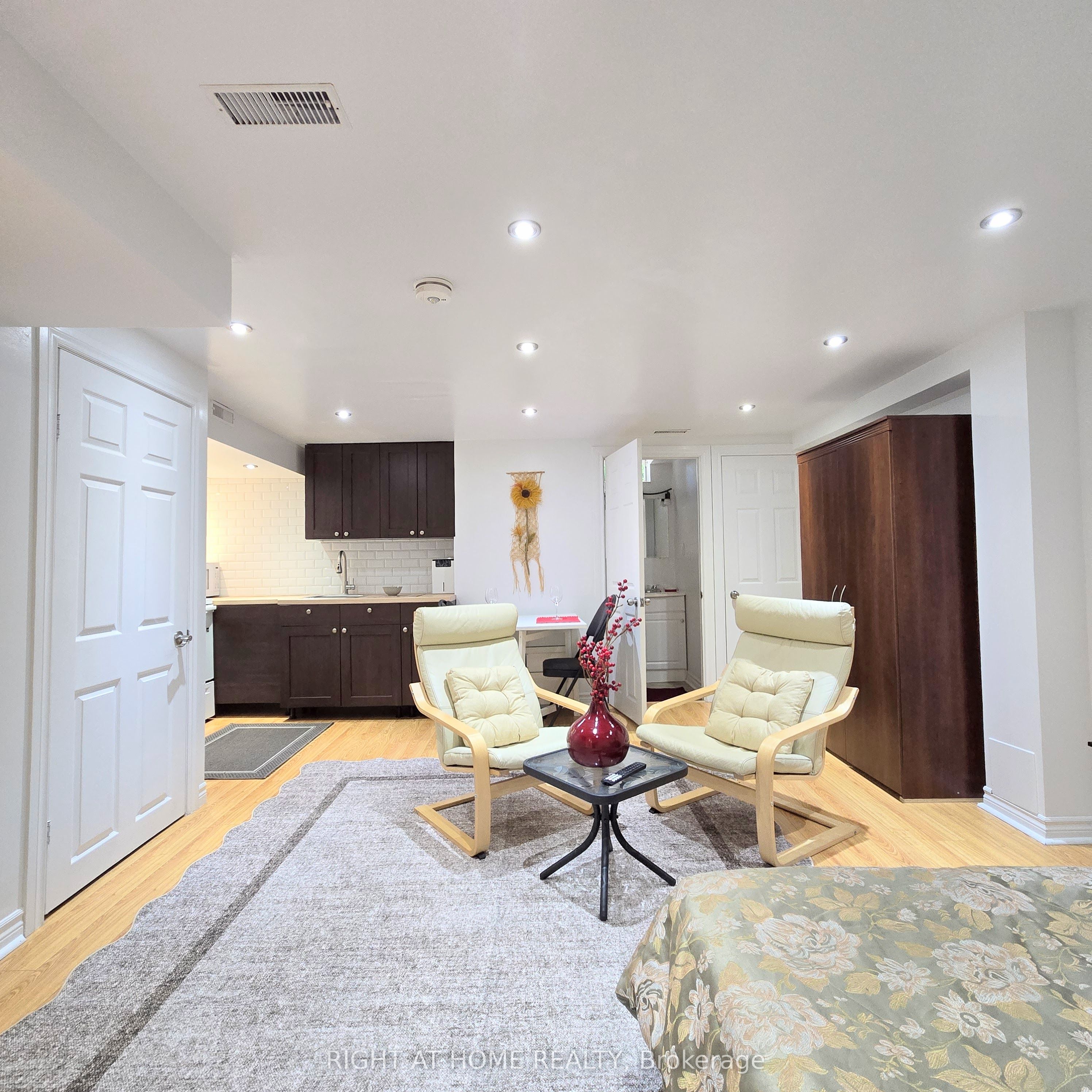 47 Mare Crescent Lower, Toronto, ON M9W 7E8 photo 4
