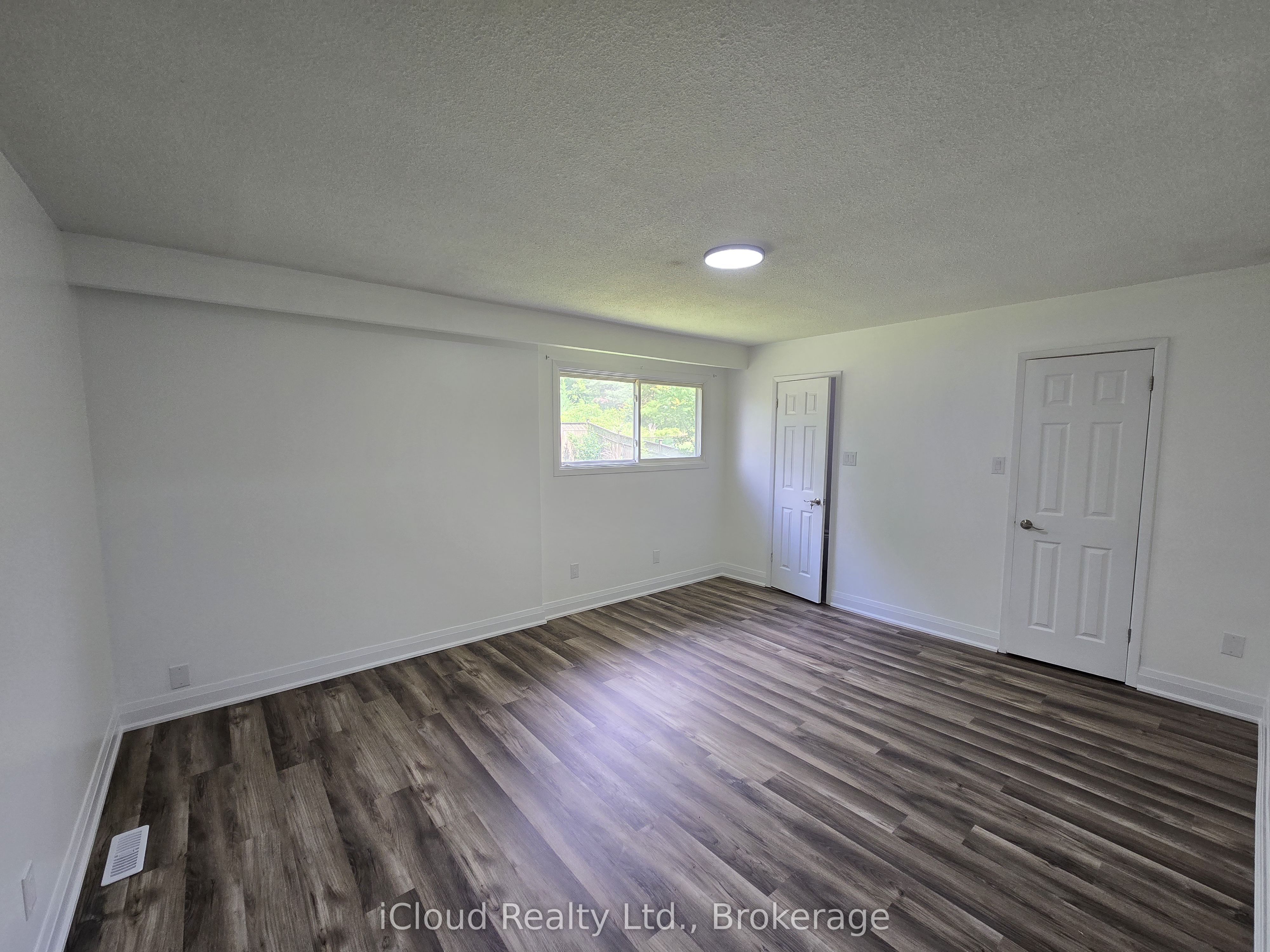 2636 Crystalburn Avenue Main Floor, Mississauga, ON L5B 2N8 photo 5