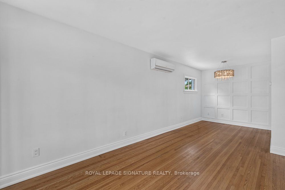 57 Miranda Avenue Main, Toronto, ON M6E 4G3 photo 2