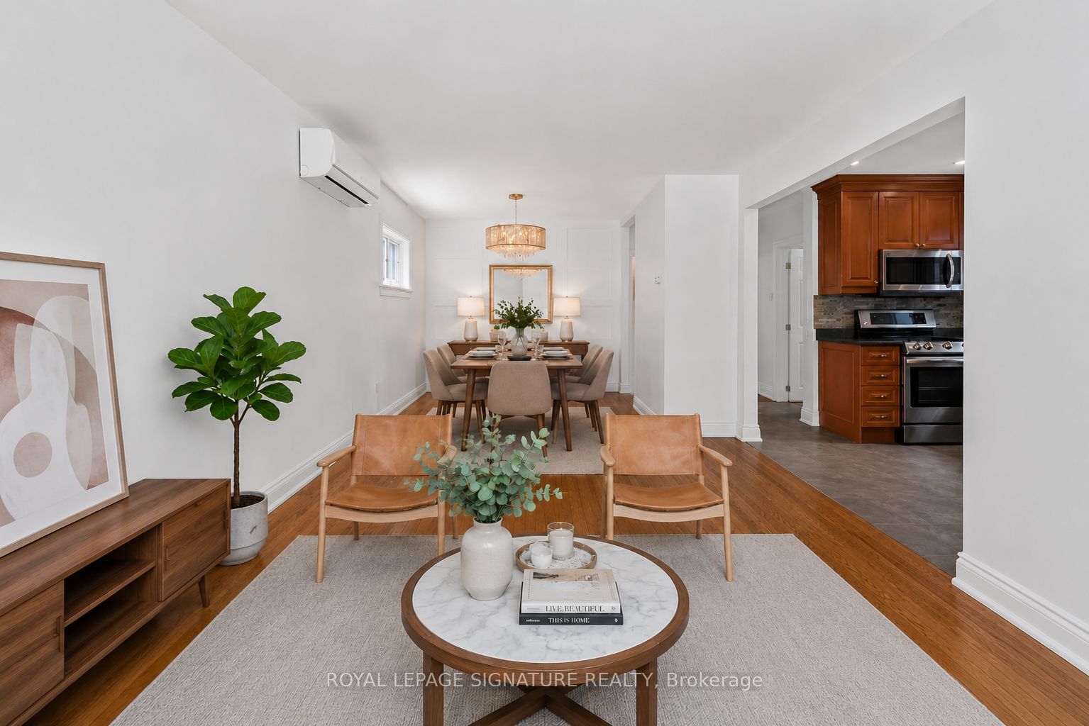 57 Miranda Avenue Main, Toronto, ON M6E 4G3 photo 3