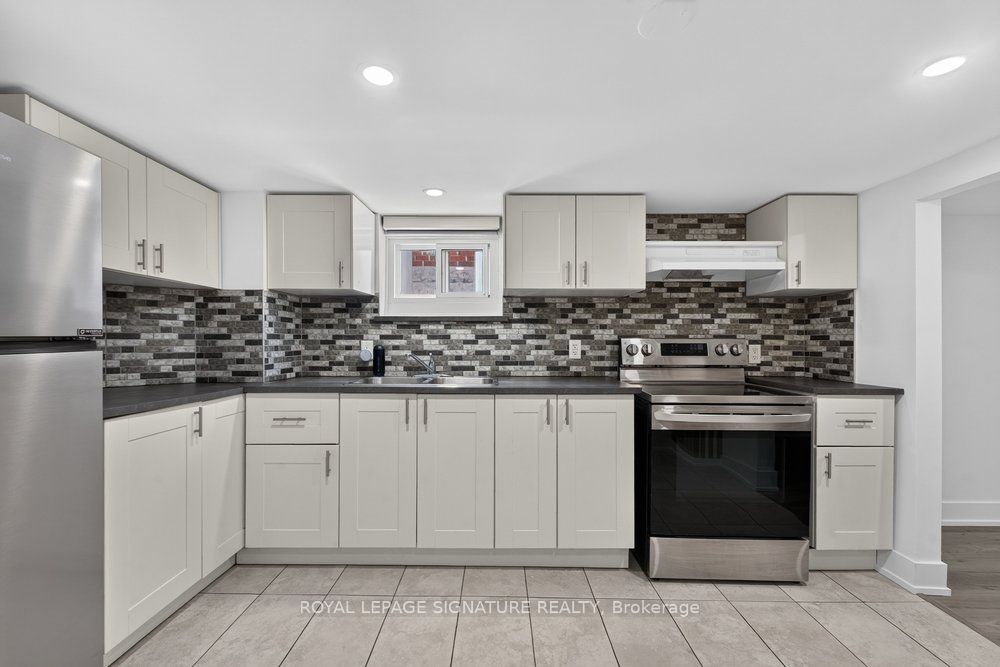 57 Miranda Avenue Lower, Toronto, ON M6E 4G3 photo 2