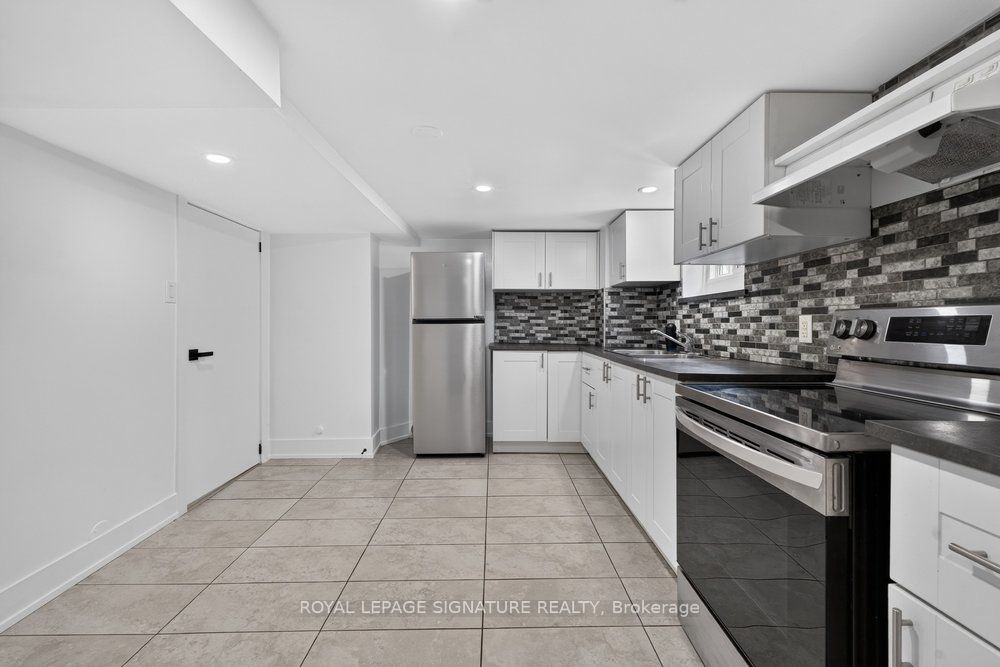57 Miranda Avenue Lower, Toronto, ON M6E 4G3 photo 3