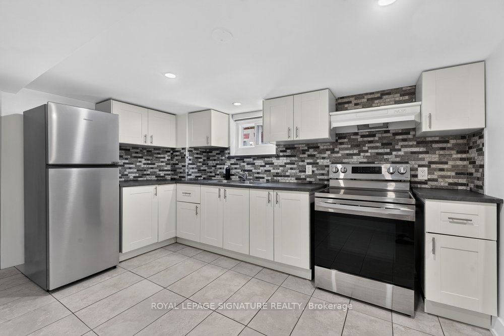 57 Miranda Avenue Lower, Toronto, ON M6E 4G3 photo 4