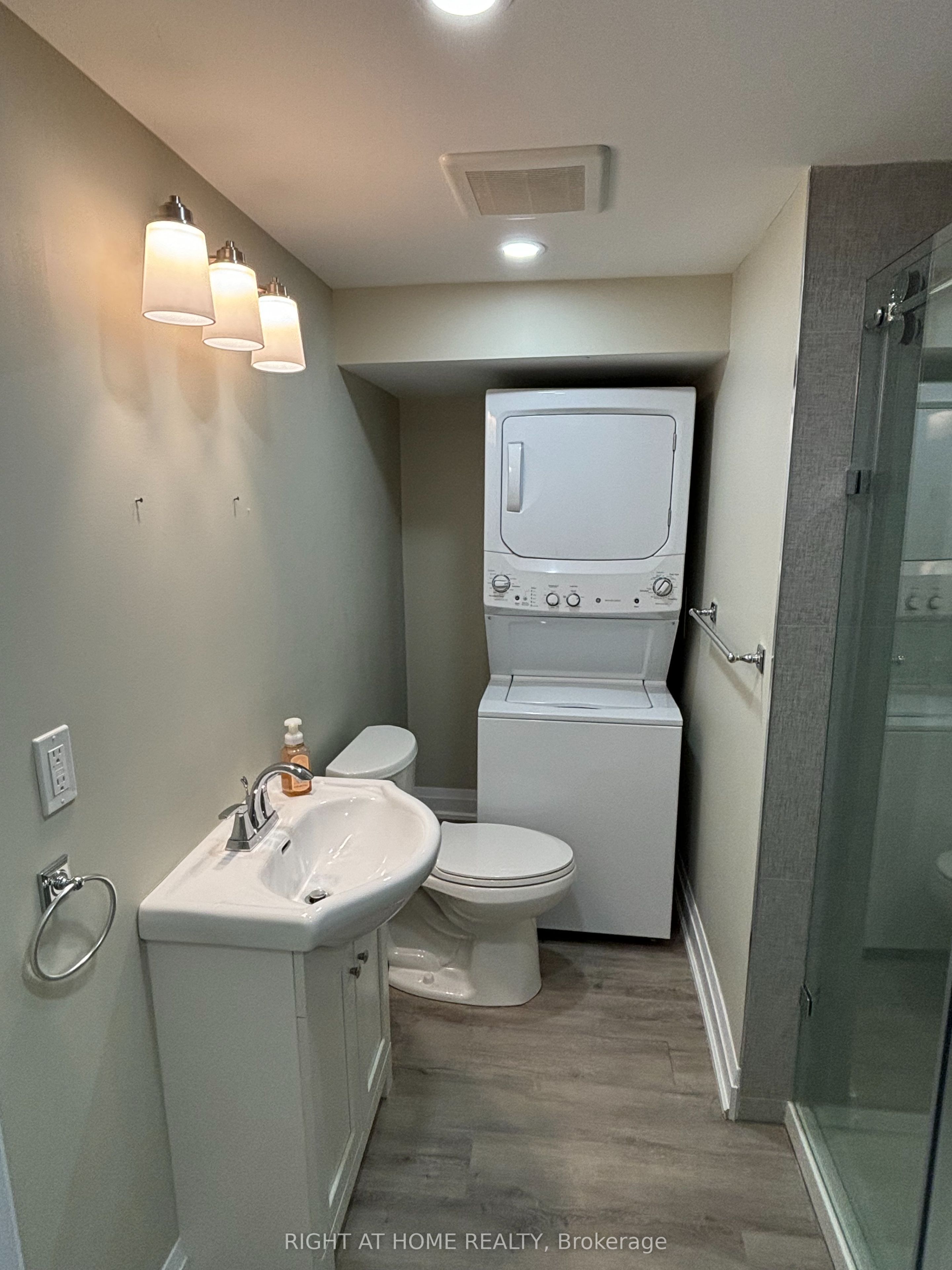 17 Hollis Court Basement, Brampton, ON L6S 1R2 photo 4