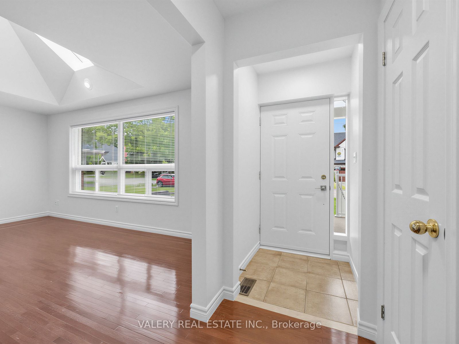 1366 Applewood Road Main, Mississauga, ON L5E 2M1 photo 4