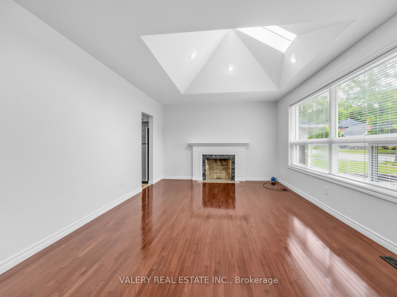 1366 Applewood Road Main, Mississauga, ON L5E 2M1 photo 5