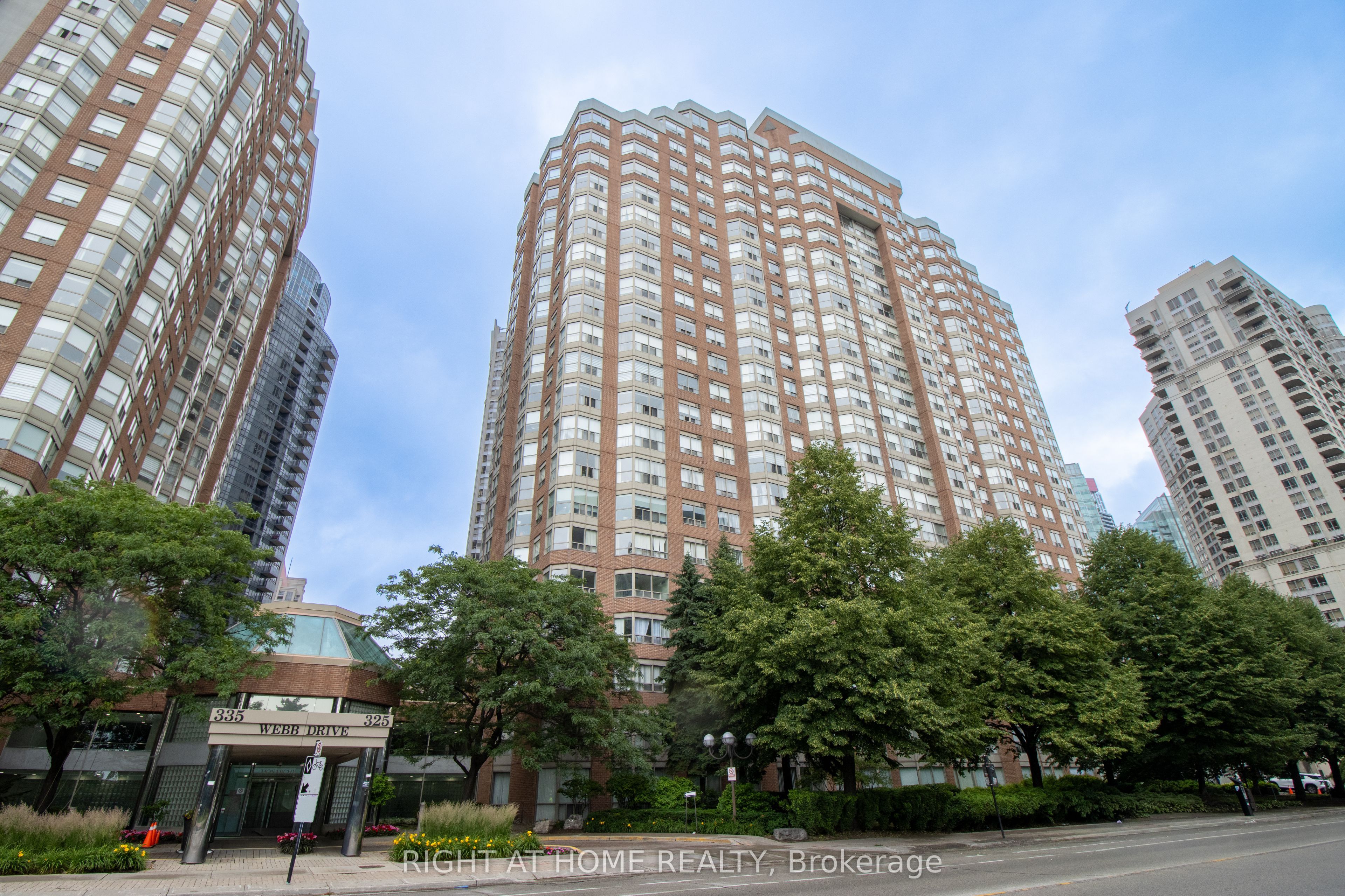 325 Webb Drive 1811, Mississauga, ON L5B 3Z9