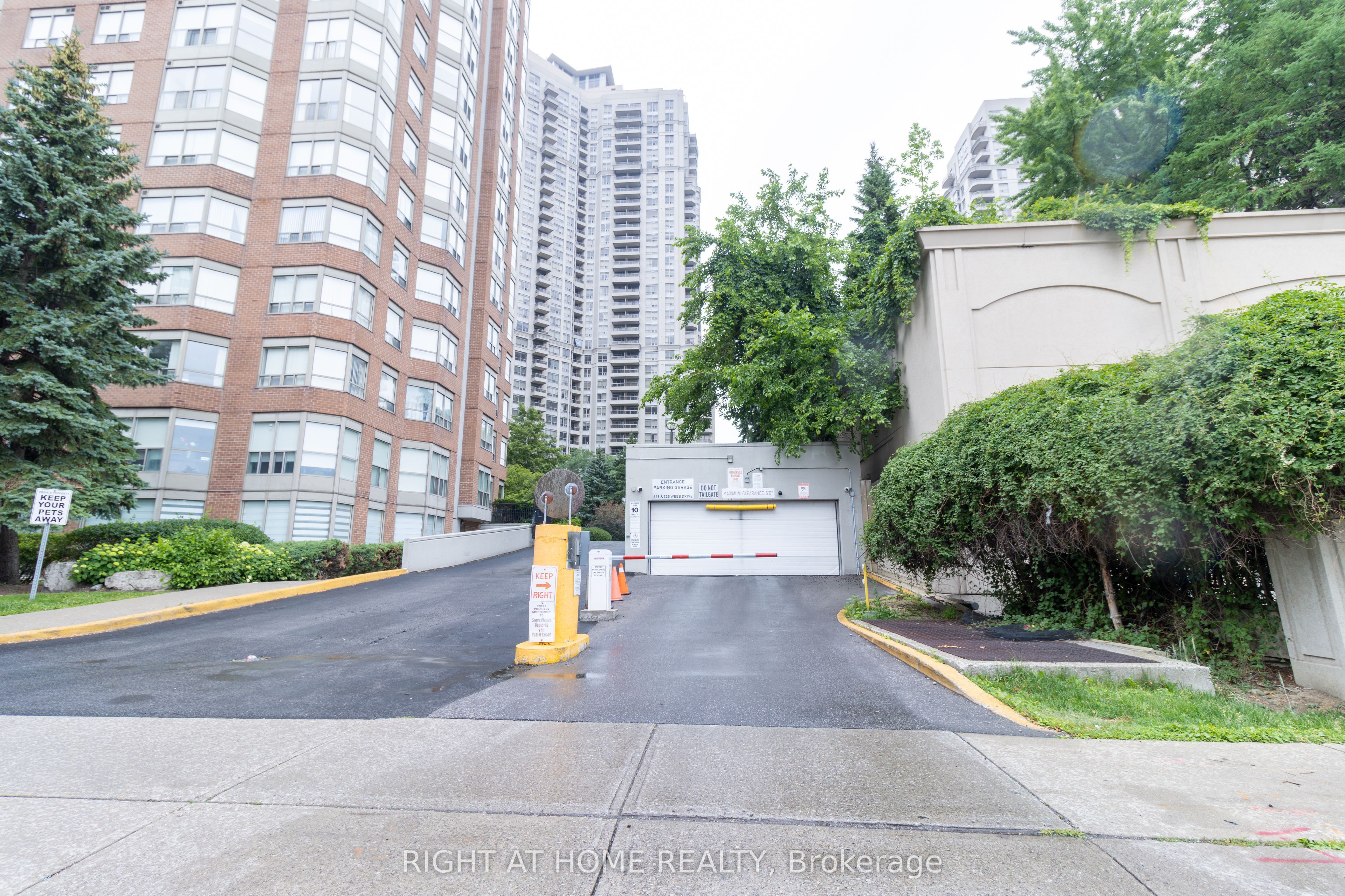 325 Webb Drive 1811, Mississauga, ON L5B 3Z9 photo 2