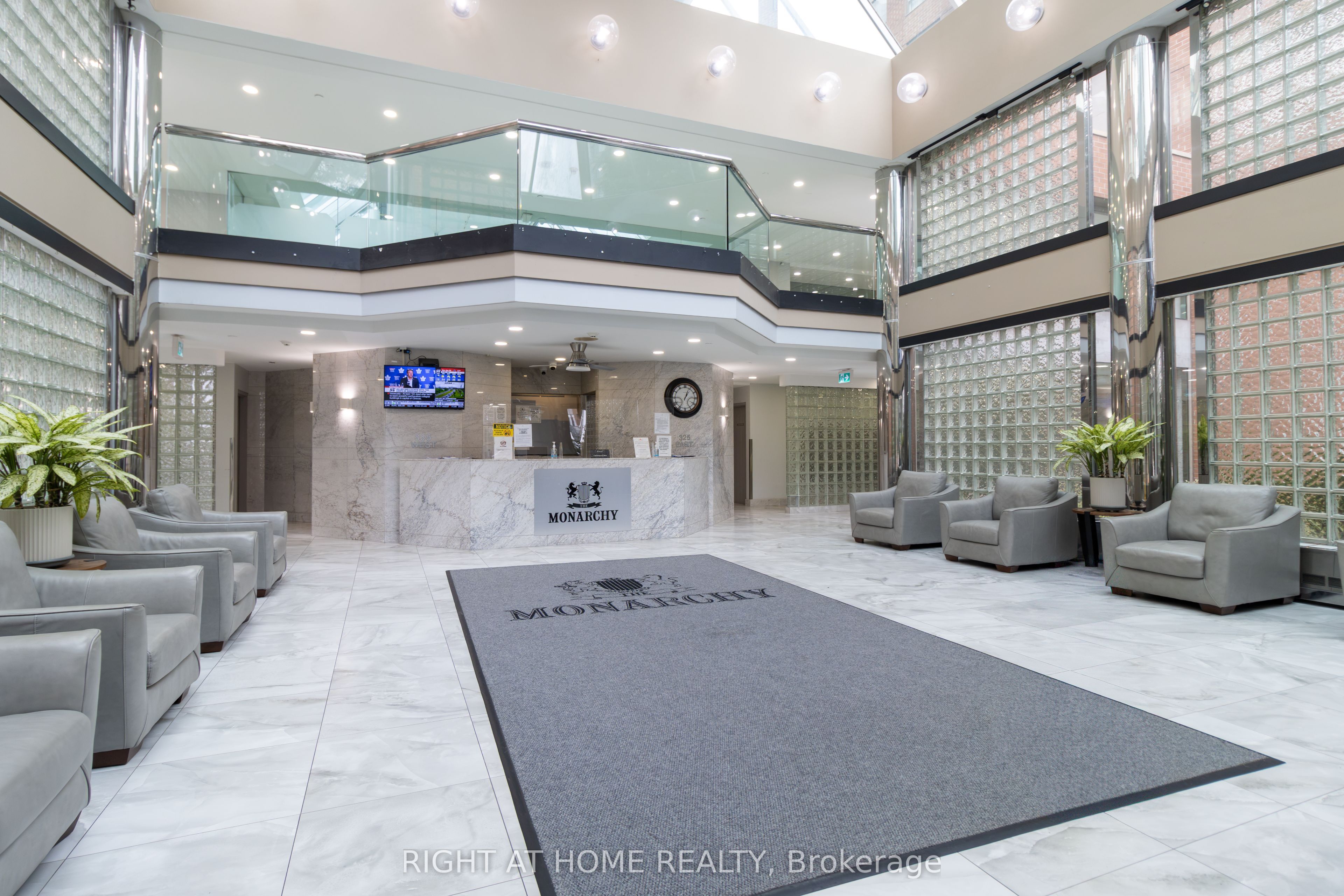 325 Webb Drive 1811, Mississauga, ON L5B 3Z9 photo 3