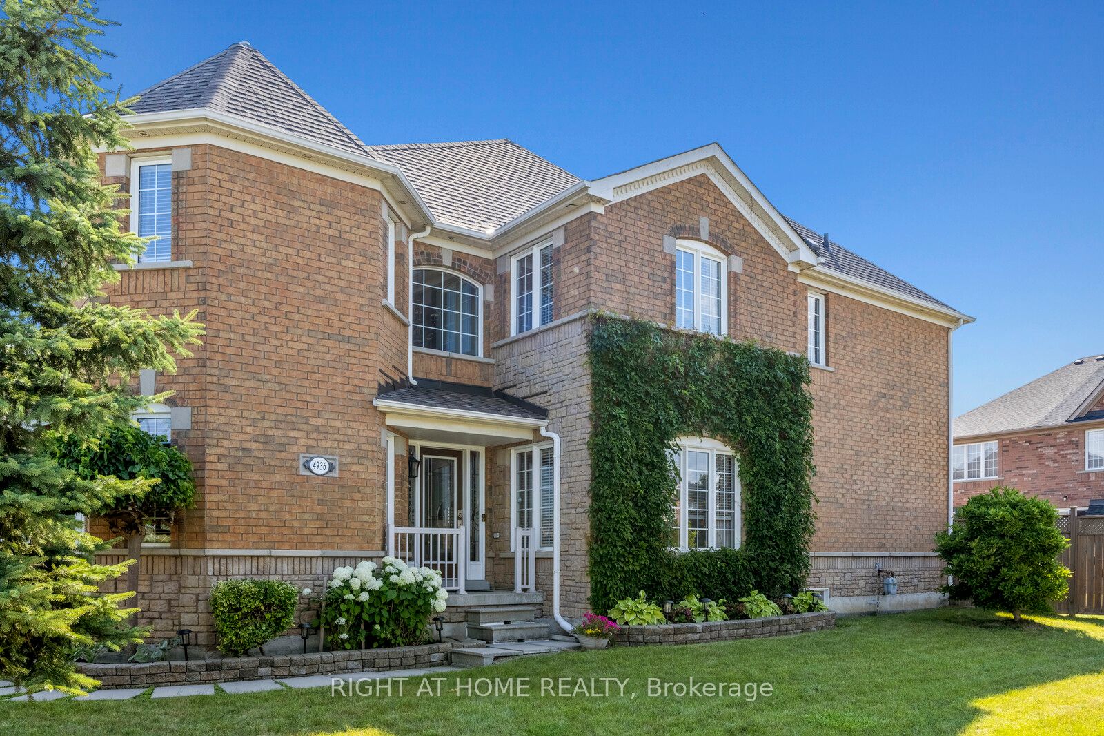 4936 Sebastian Drive, Mississauga, ON L5M 7N8 photo 3