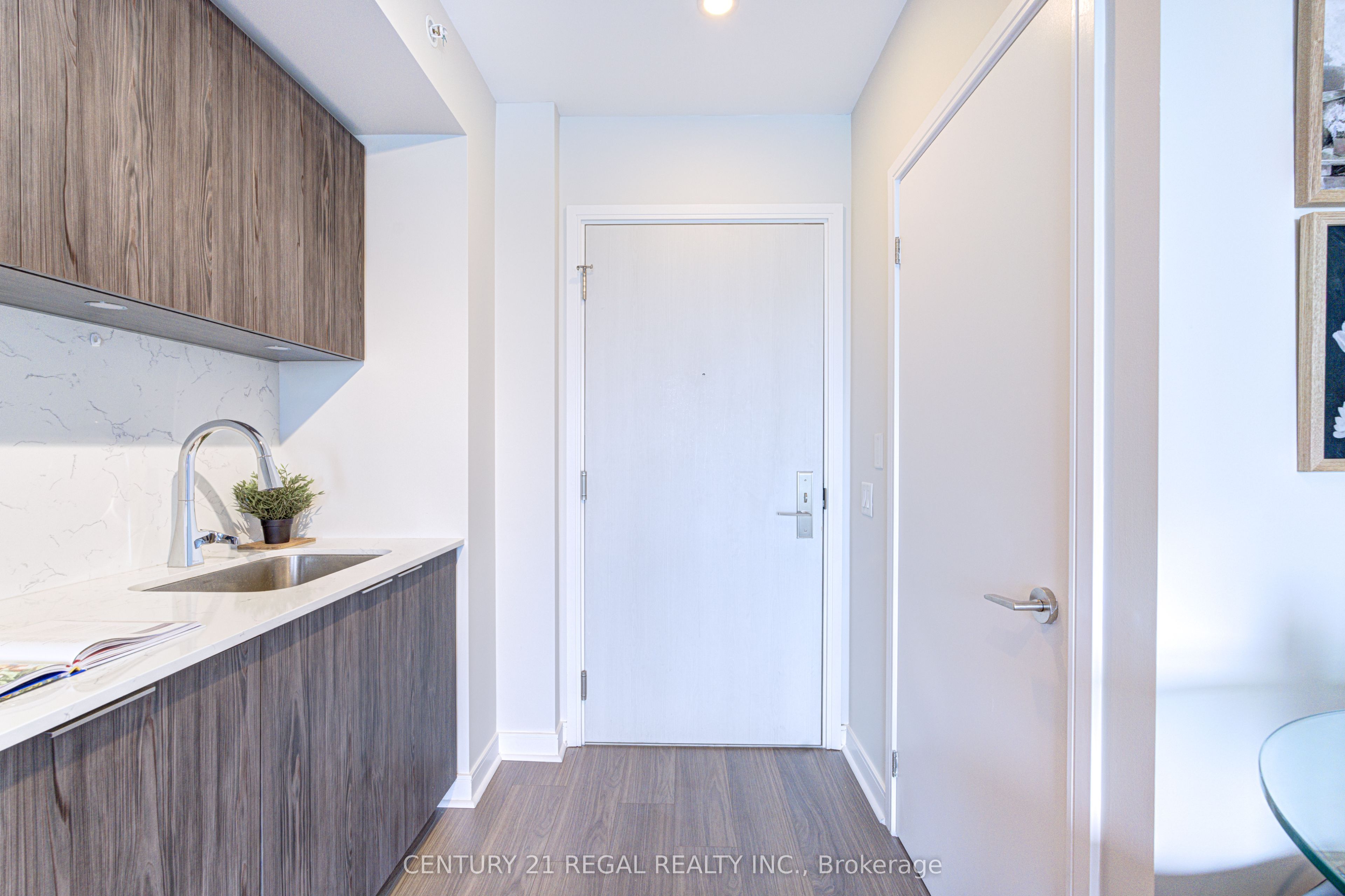 30 Samuel Wood Way 412, Toronto, ON M9B 0C9 photo 5