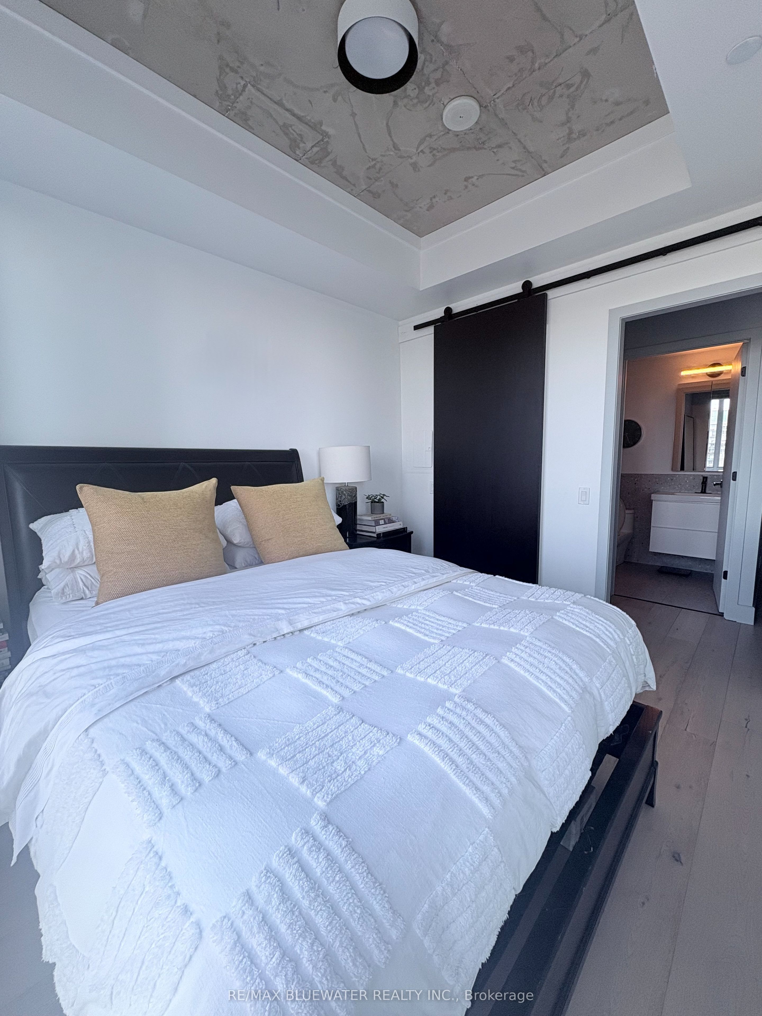 2200 Lake Shore Boulevard W 2806, Toronto, ON M8V 1A4 photo 2