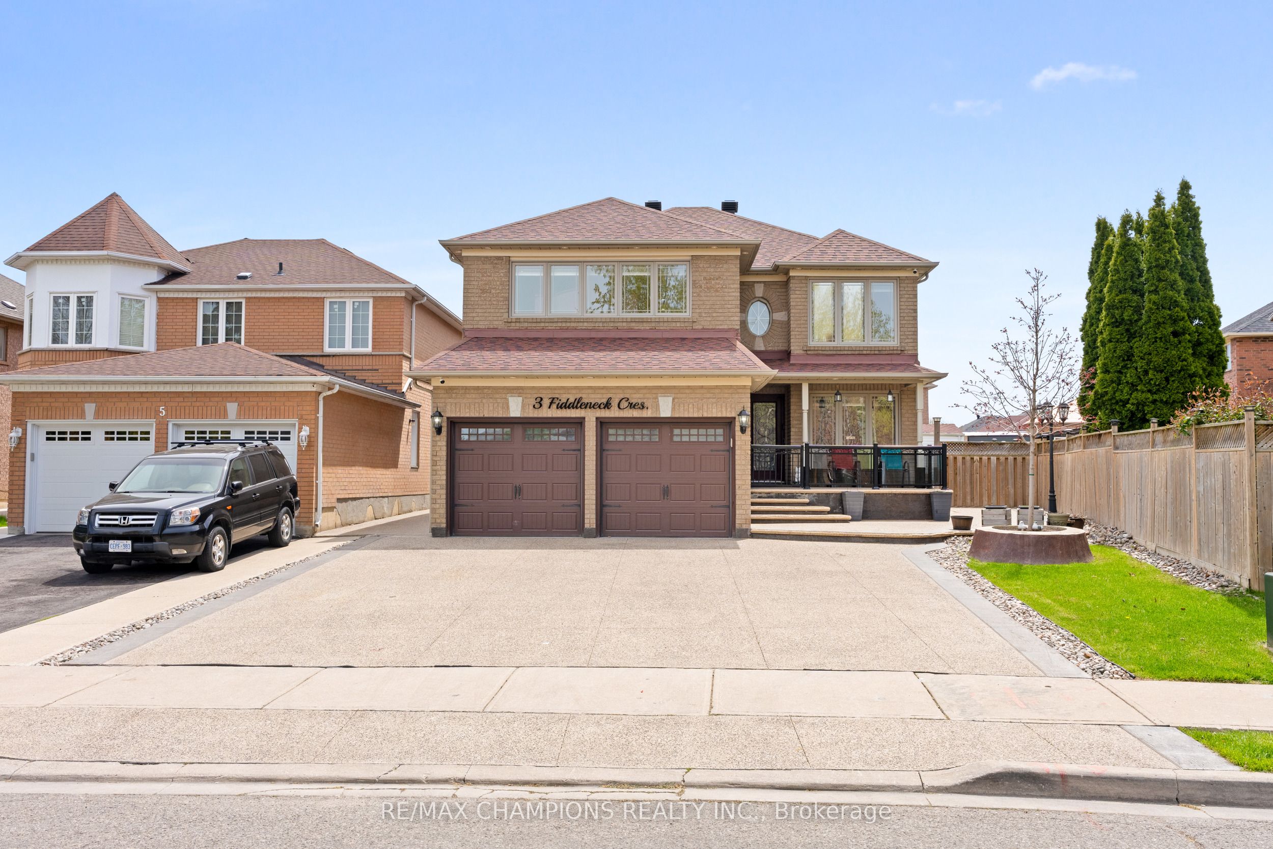 3 Fiddleneck Crescent, Brampton, ON L6R 1R2 photo 2