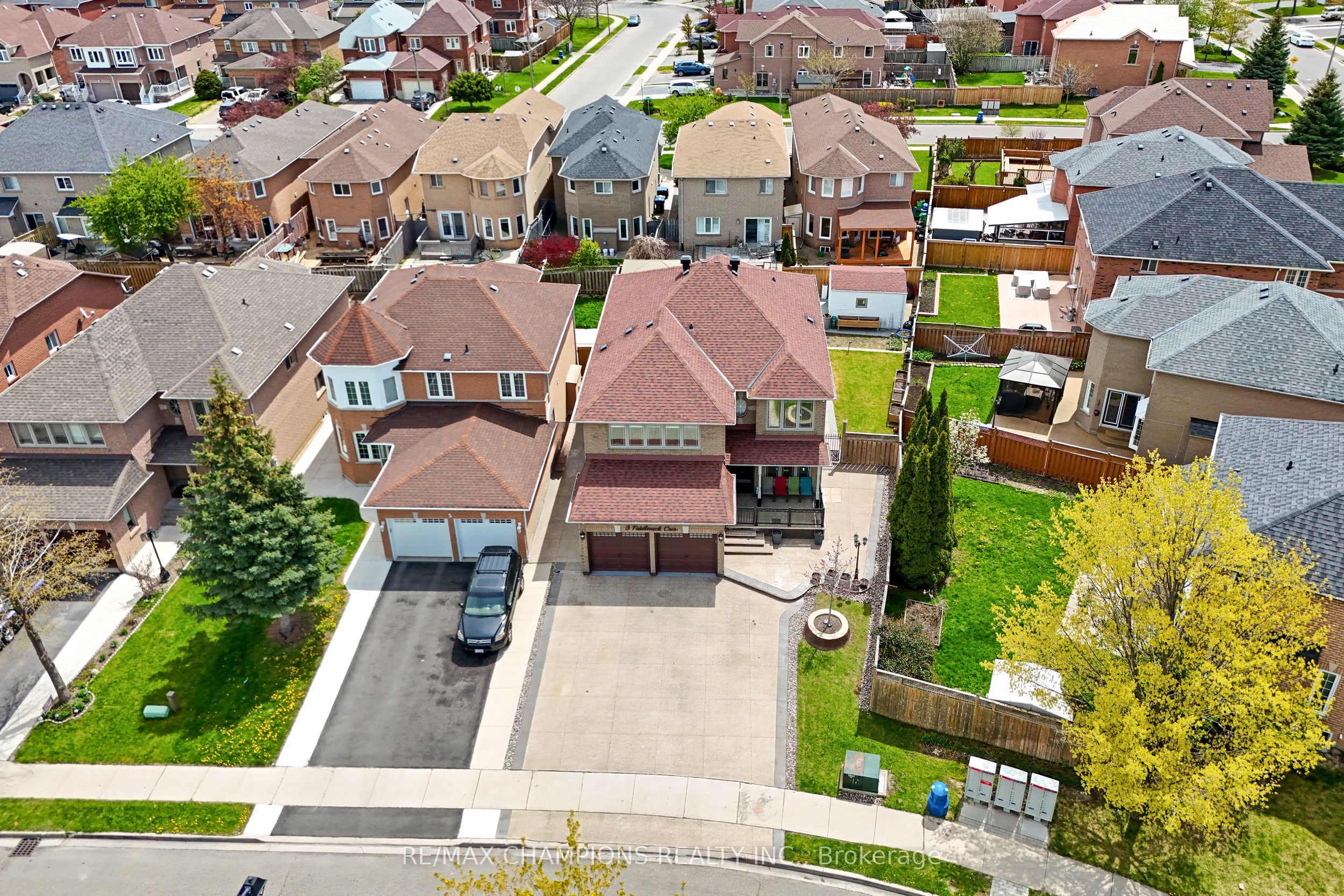 3 Fiddleneck Crescent, Brampton, ON L6R 1R2 photo 3