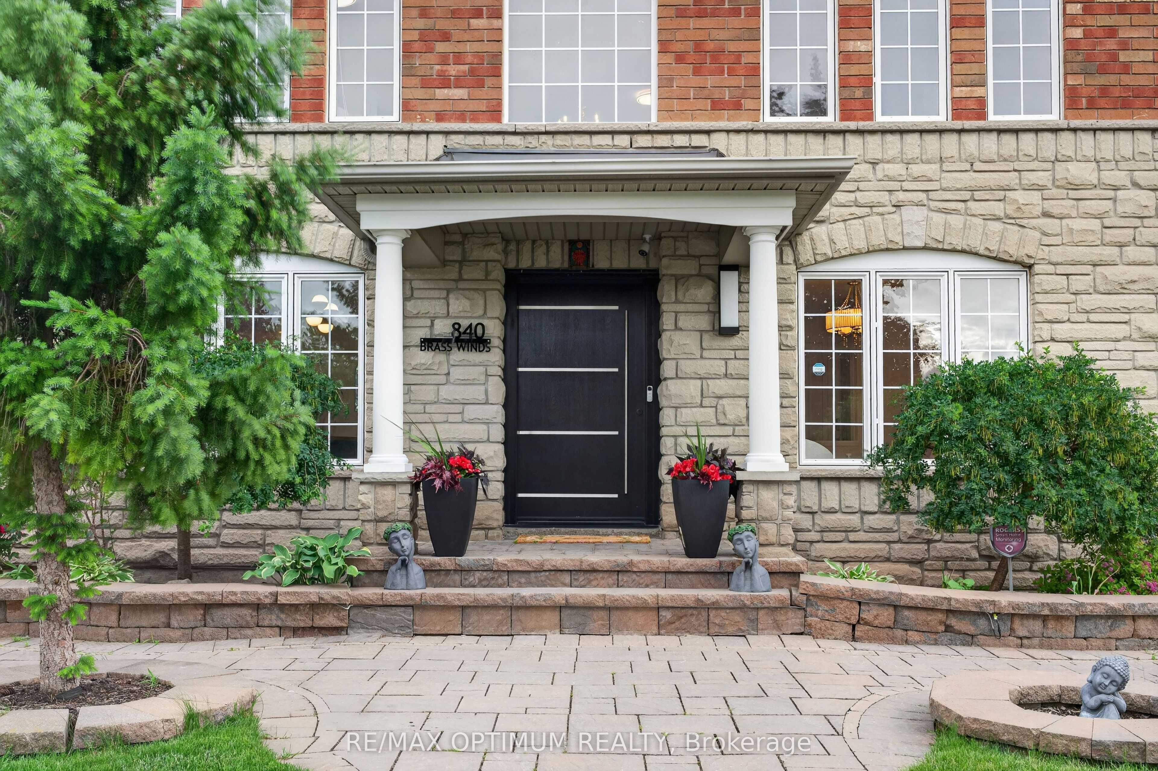 840 Brass Winds Place, Mississauga, ON L5W 1T3 photo 2