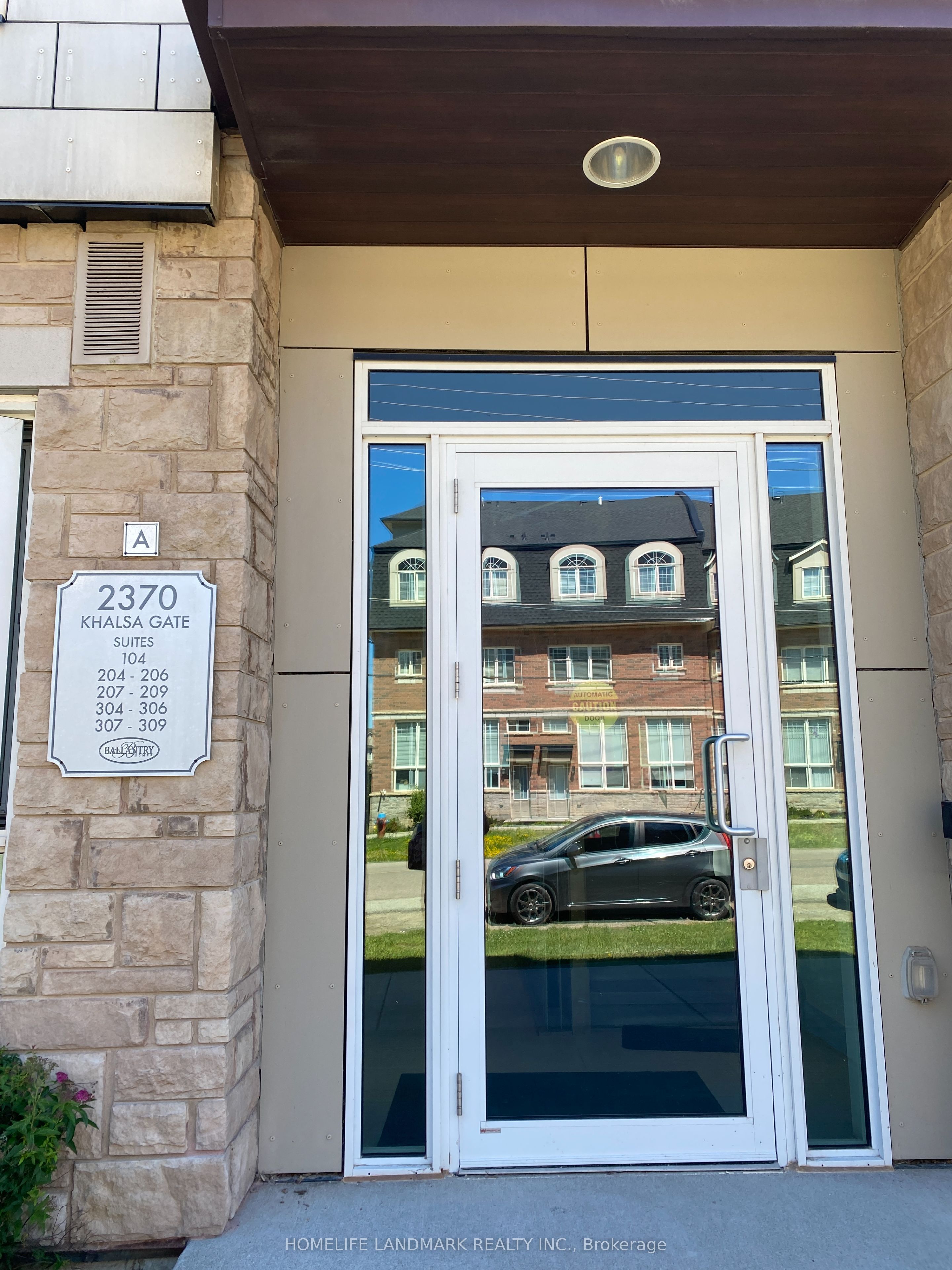 2370 Khalsa Gate 204, Oakville, ON L6M 0P5