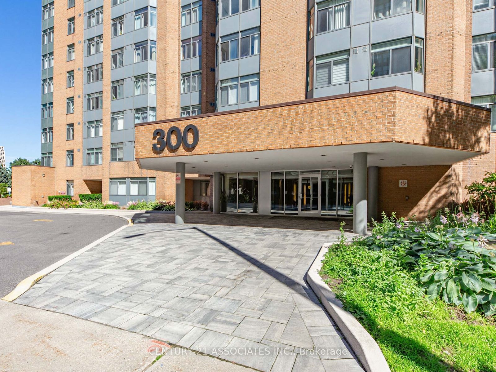 300 Webb Drive 204, Mississauga, ON L5B 3W3 photo 2