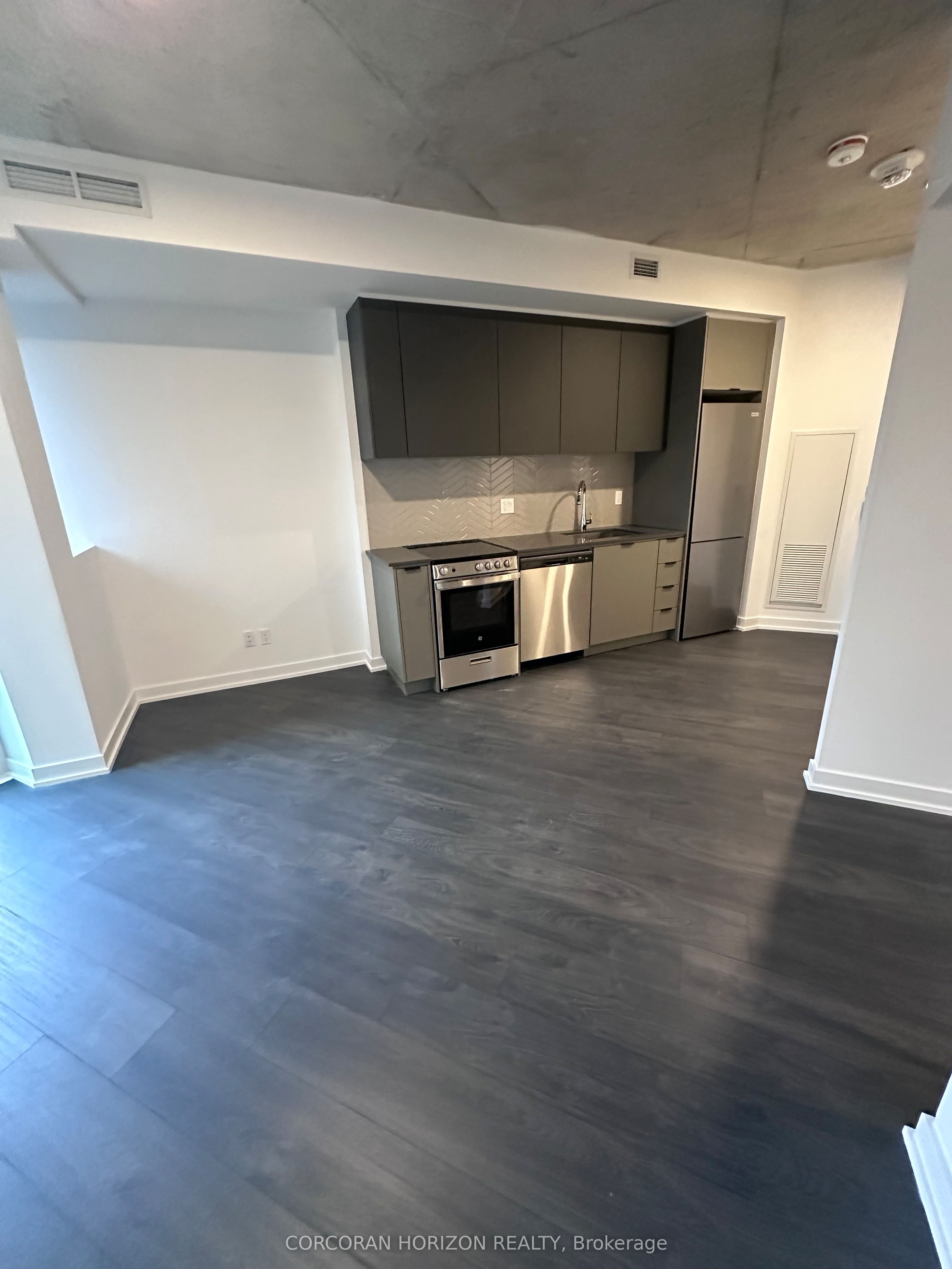 57 Brock Avenue 417, Toronto, ON M6K 0H3 photo 5