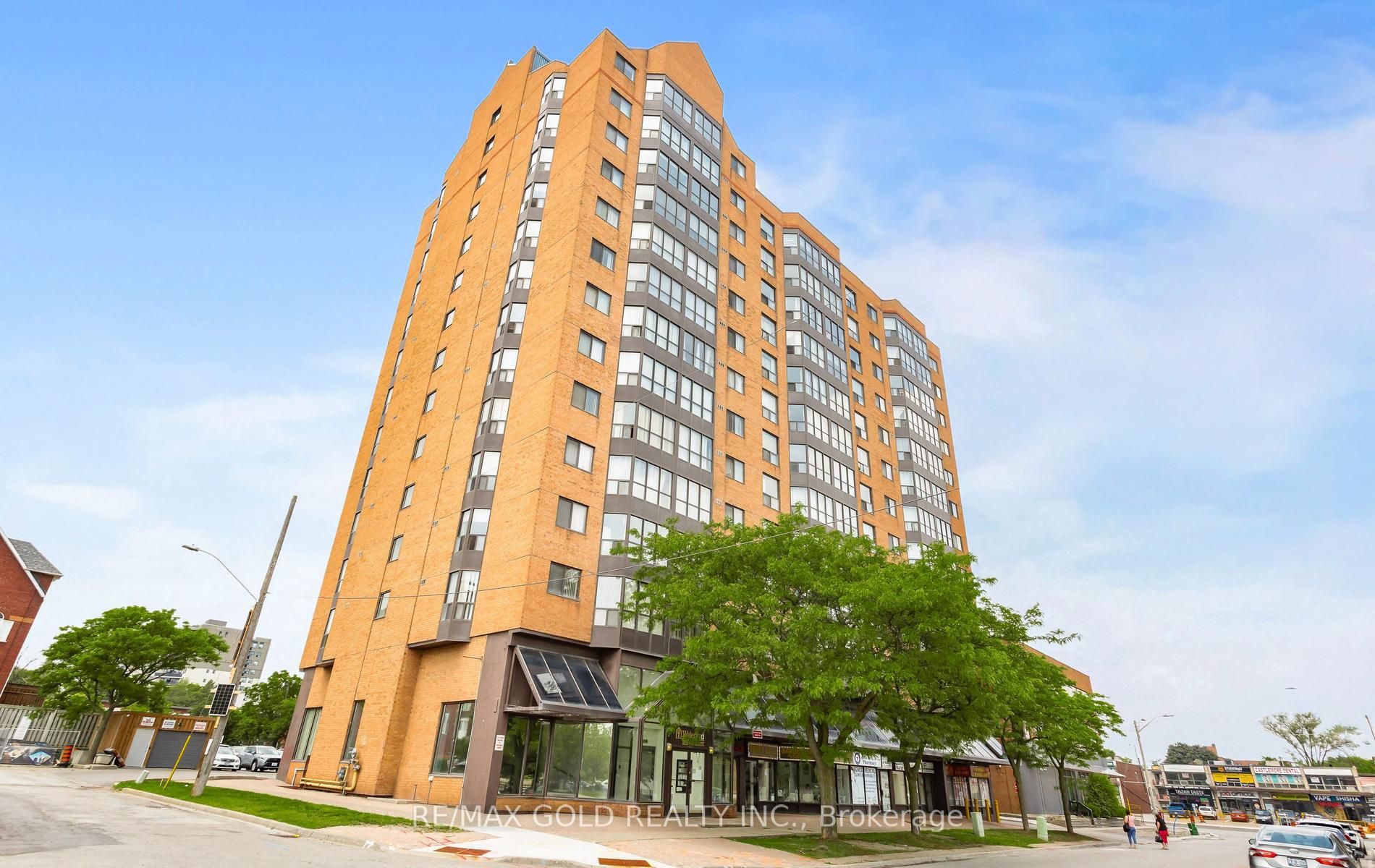 25 Agnes Street Cy-02, Mississauga, ON L5B 3X7 photo 2