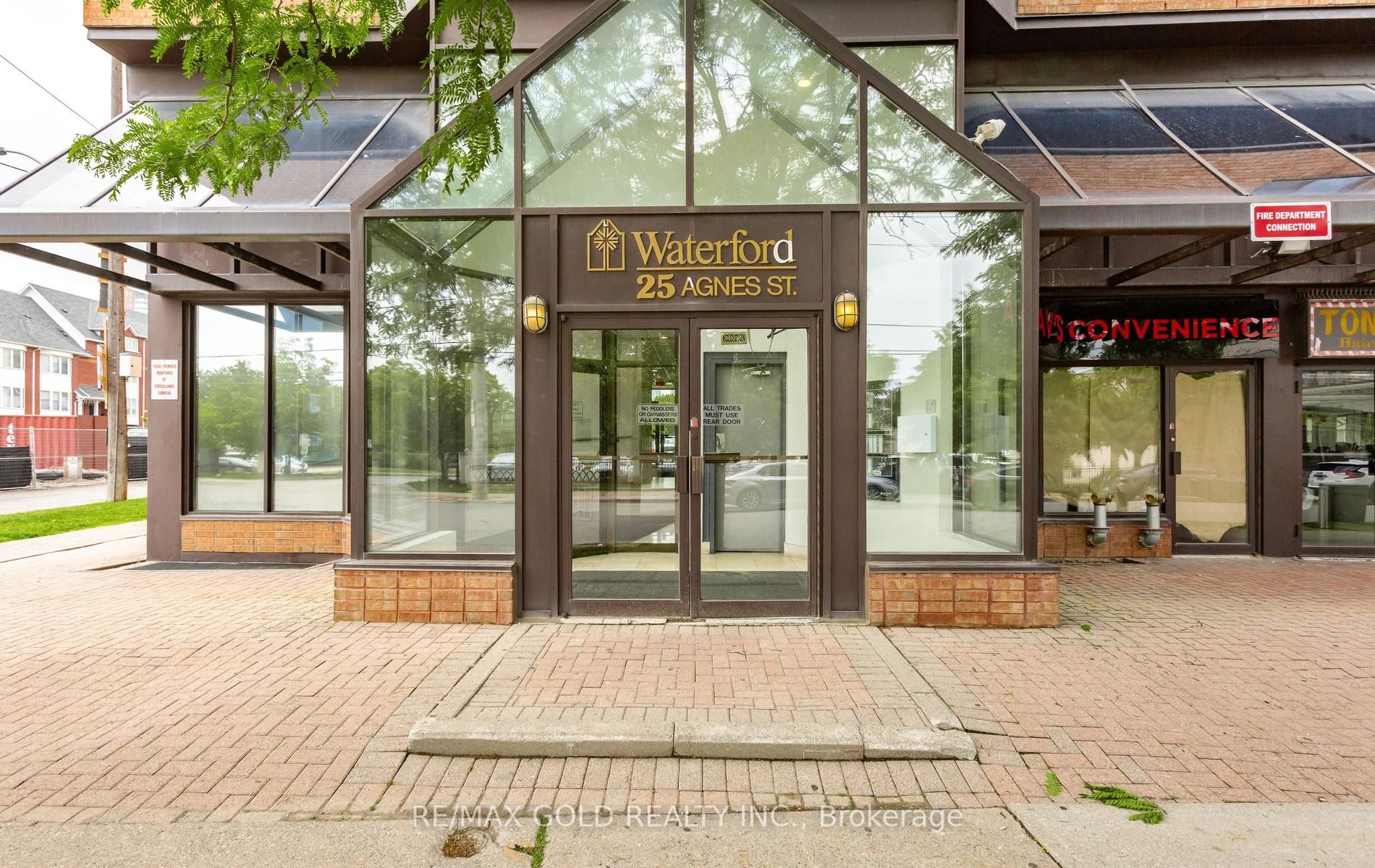 25 Agnes Street Cy-02, Mississauga, ON L5B 3X7 photo 4