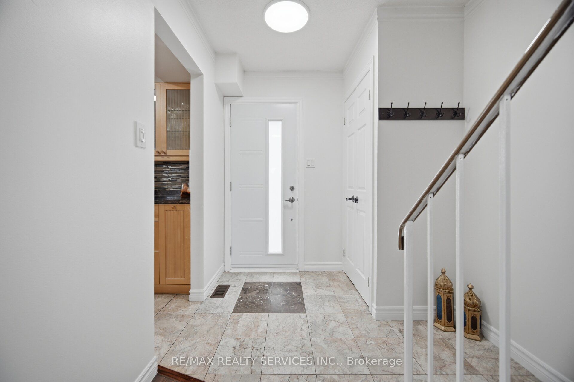 18 Gold Pine Court, Brampton, ON L6S 2K6 photo 5
