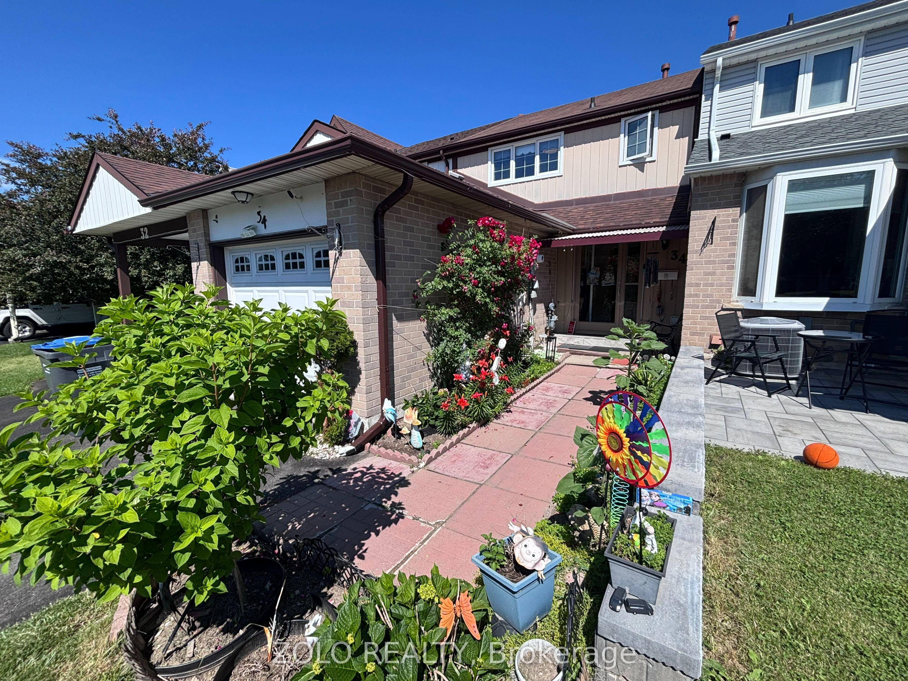 34 Primrose Crescent, Brampton, ON L6Z 1E2 photo 3