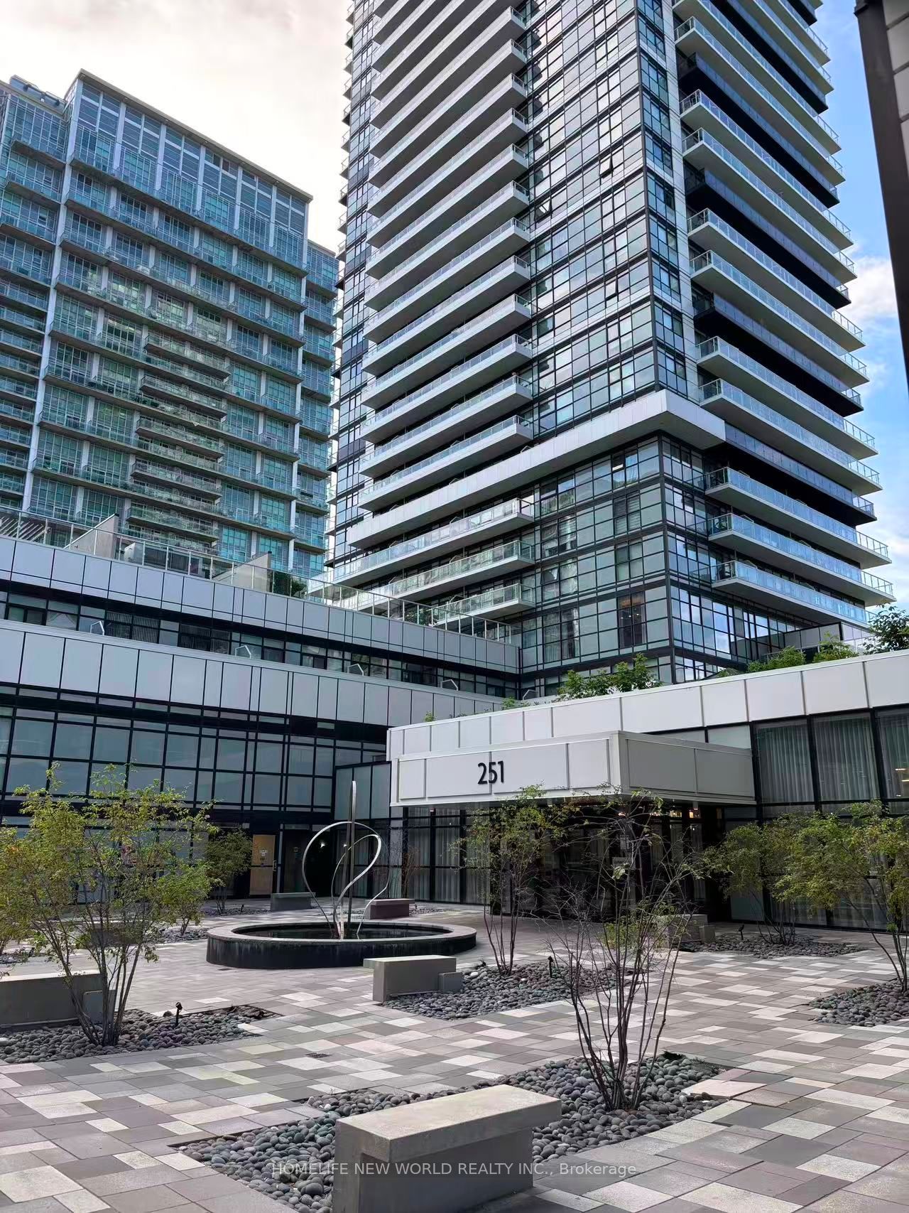 251 Manitoba Street 2506, Toronto, ON M8Y 1C9 photo 2