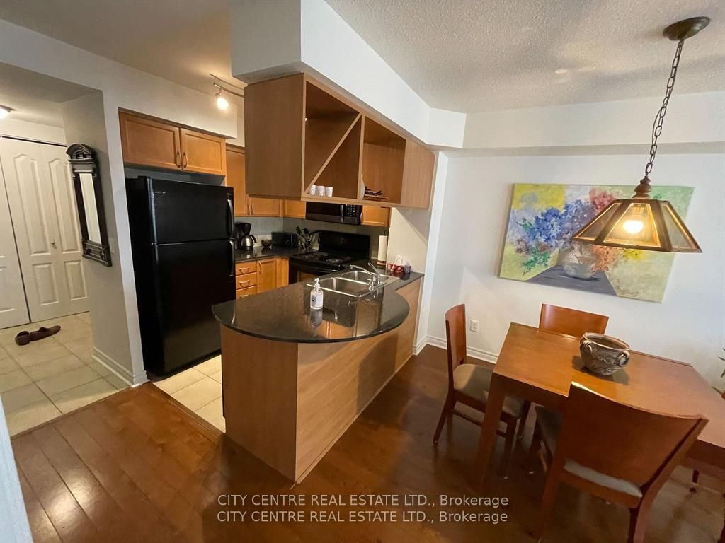4090 Living Arts Drive 1112, Mississauga, ON L5B 4M8 photo 2