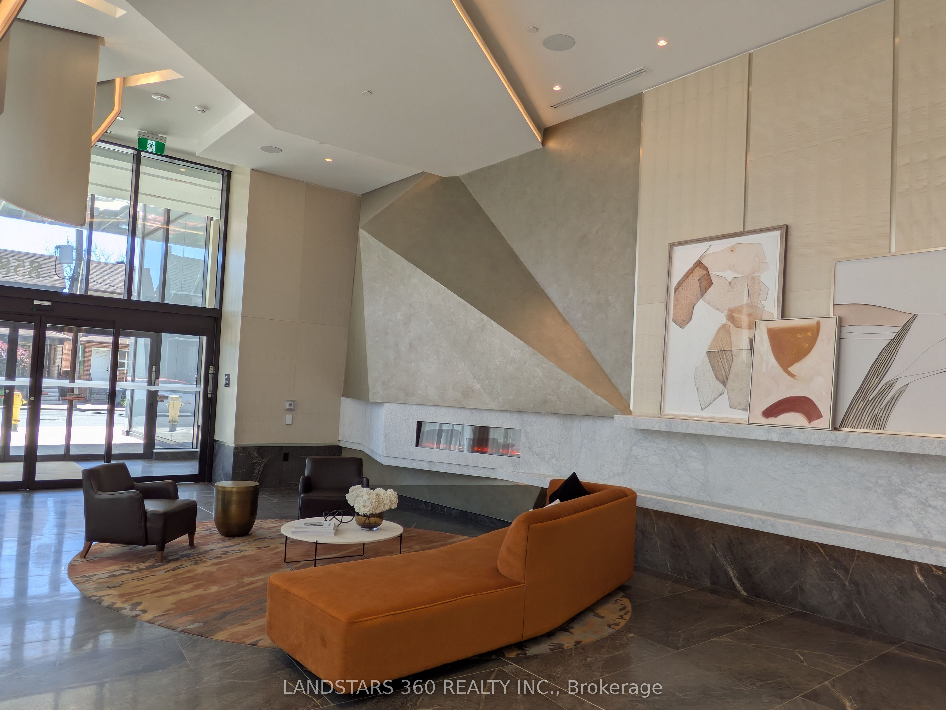 858 Dupont Street 816, Toronto, ON M6G 0C1