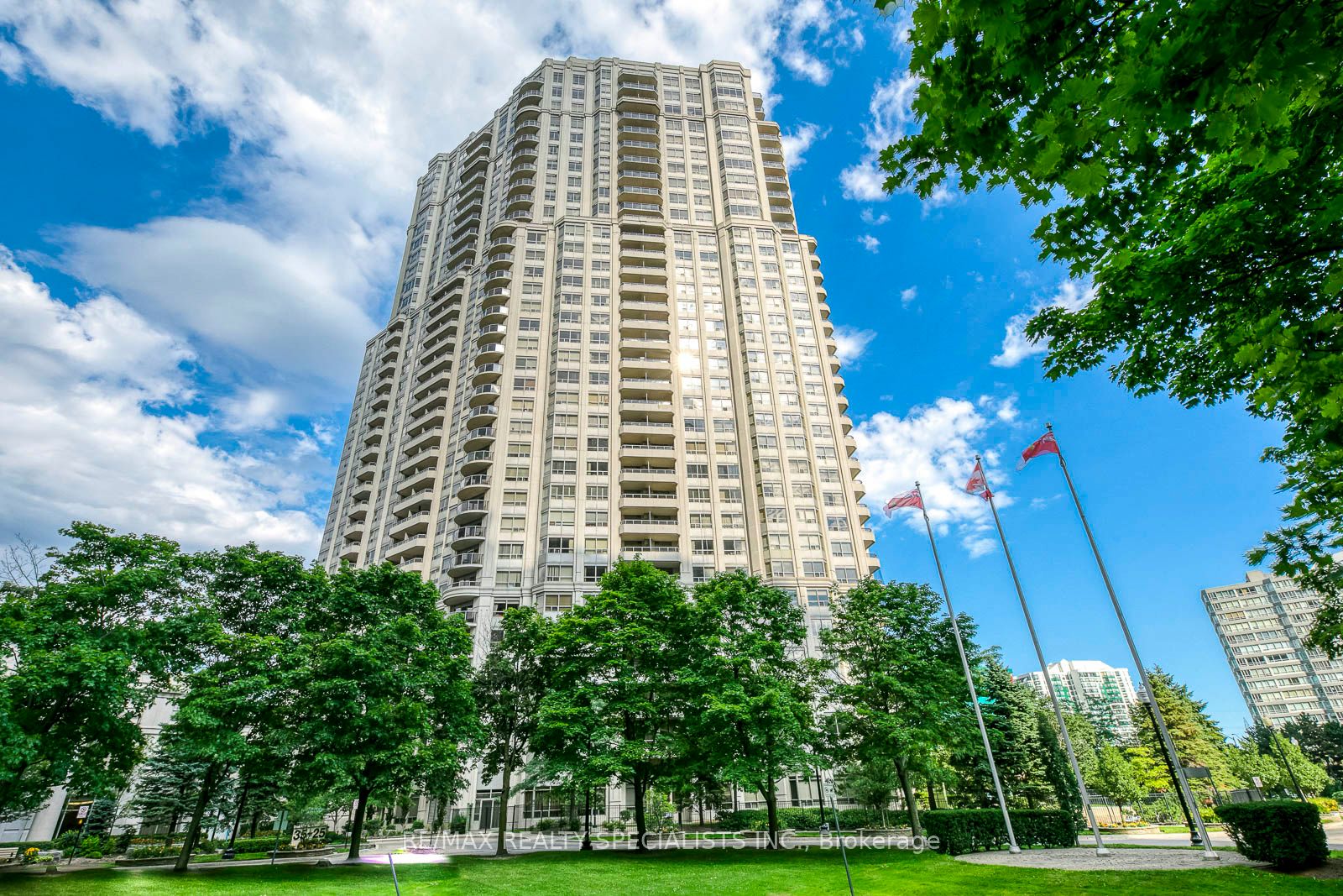 25 Kingsbridge Garden Circle W 519, Mississauga, ON L5R 4B1 photo 4
