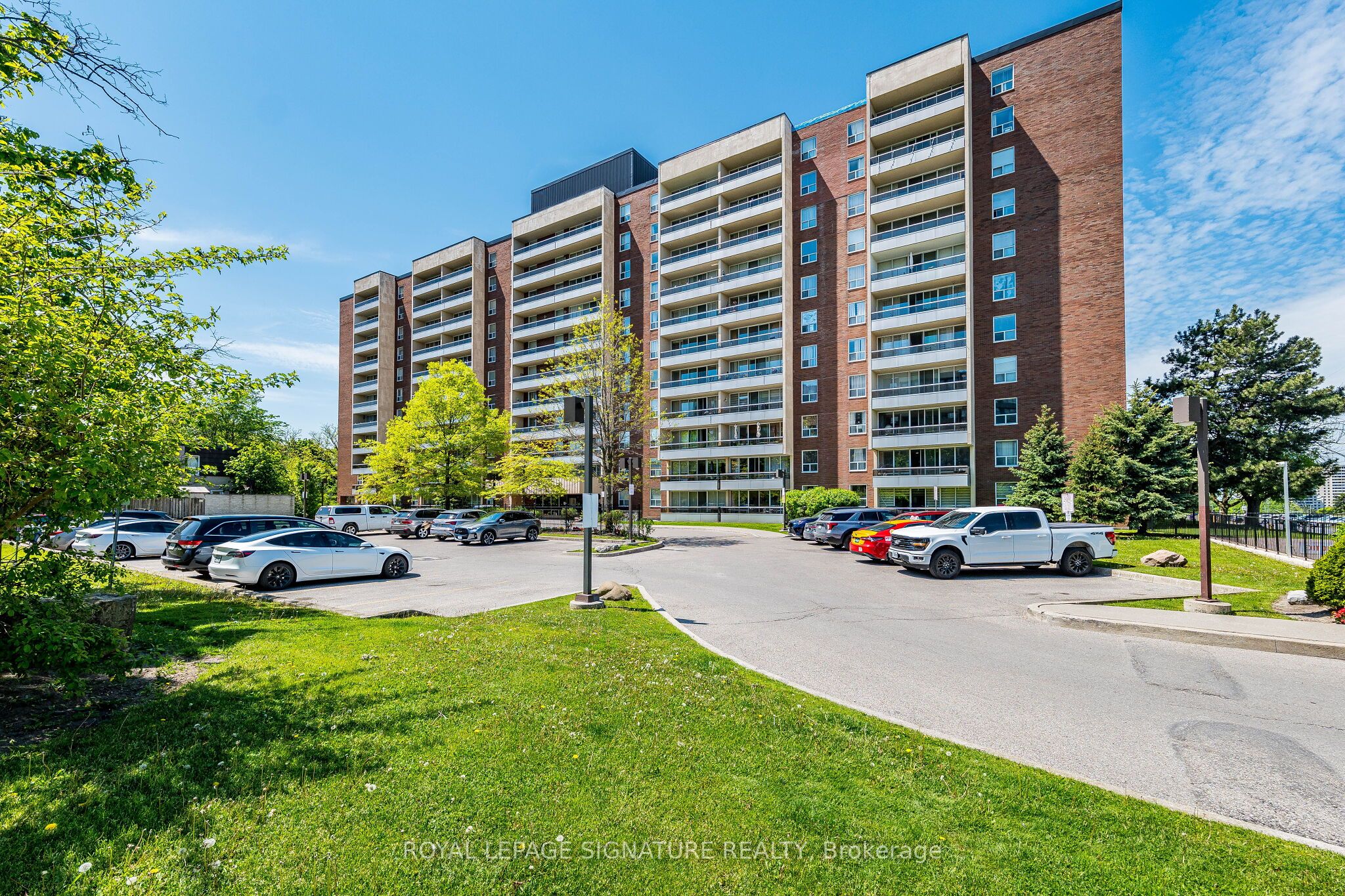 25 Four Winds Drive 405, Toronto, ON M3J 1K8 photo 2