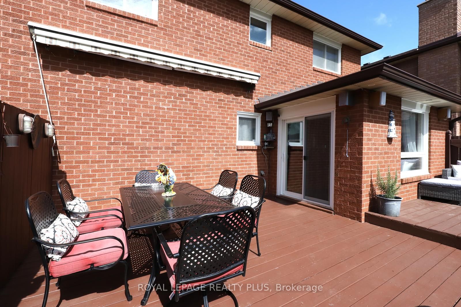 1086 Hedge Drive, Mississauga, ON L4Y 1G2