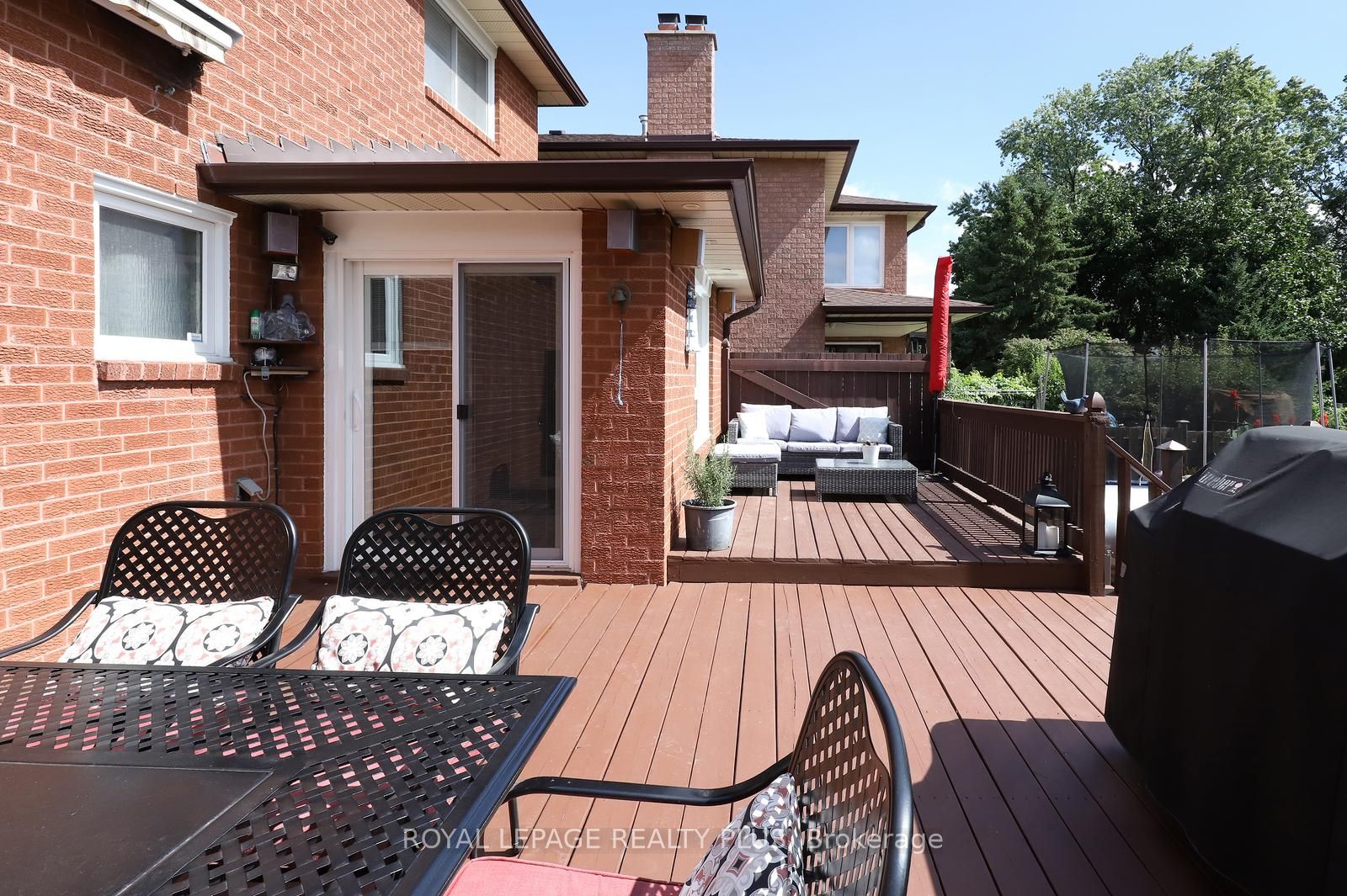 1086 Hedge Drive, Mississauga, ON L4Y 1G2 photo 2