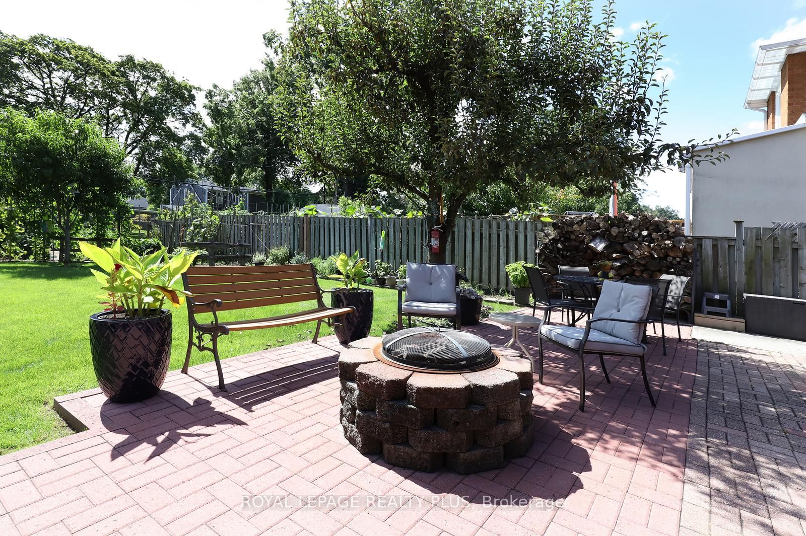 1086 Hedge Drive, Mississauga, ON L4Y 1G2 photo 3
