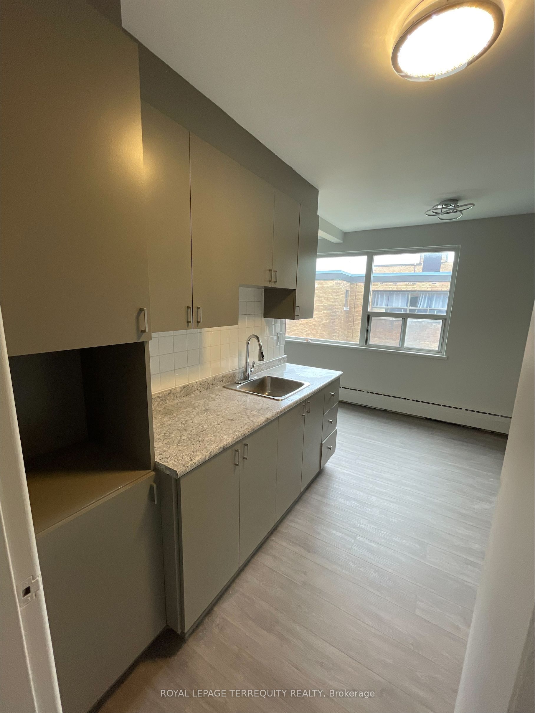 2548 Keele Street 204, Toronto, ON M6L 2N8