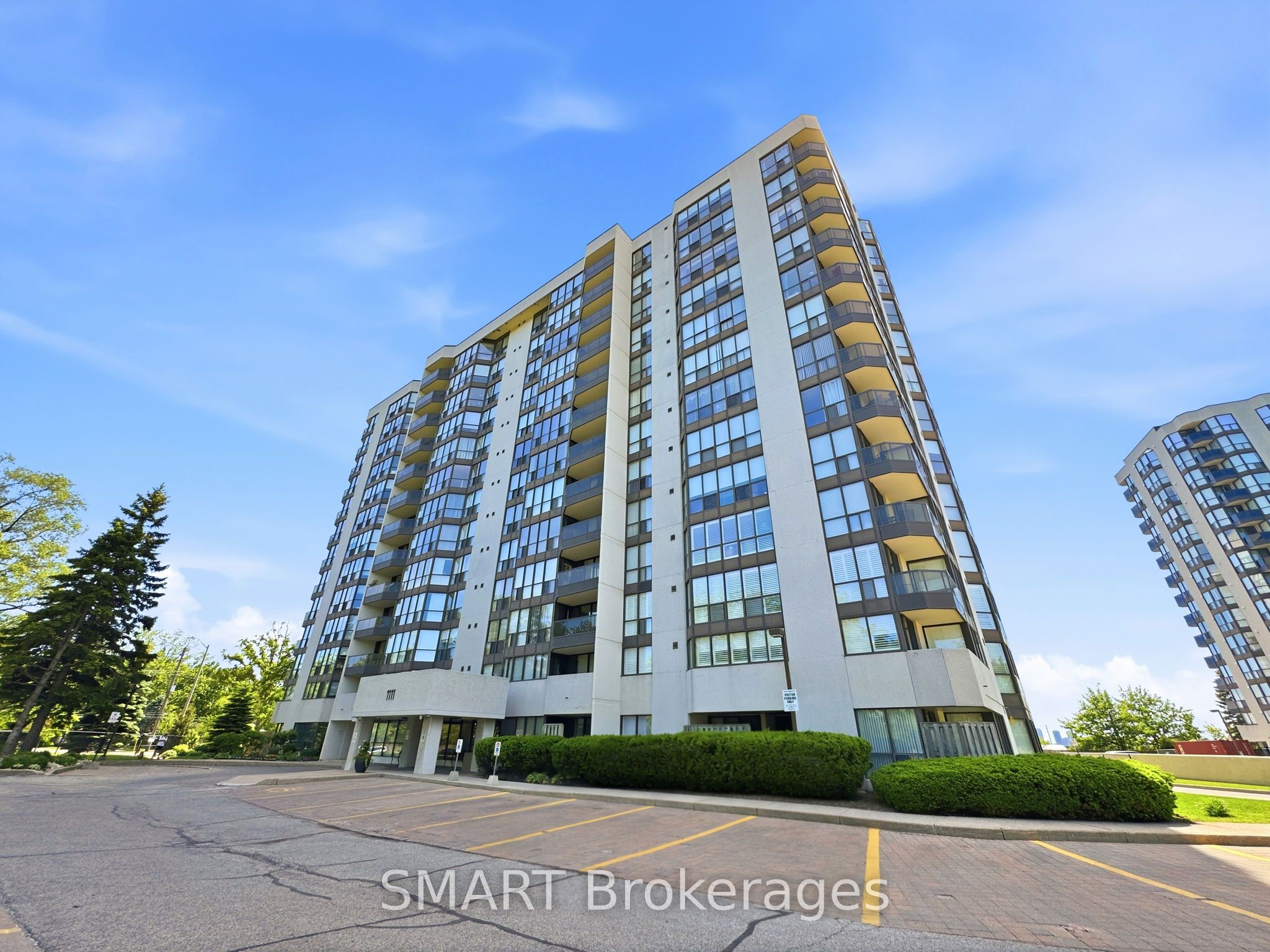 1111 Bough Beeches Boulevard 203, Mississauga, ON L4W 4N1 photo 2