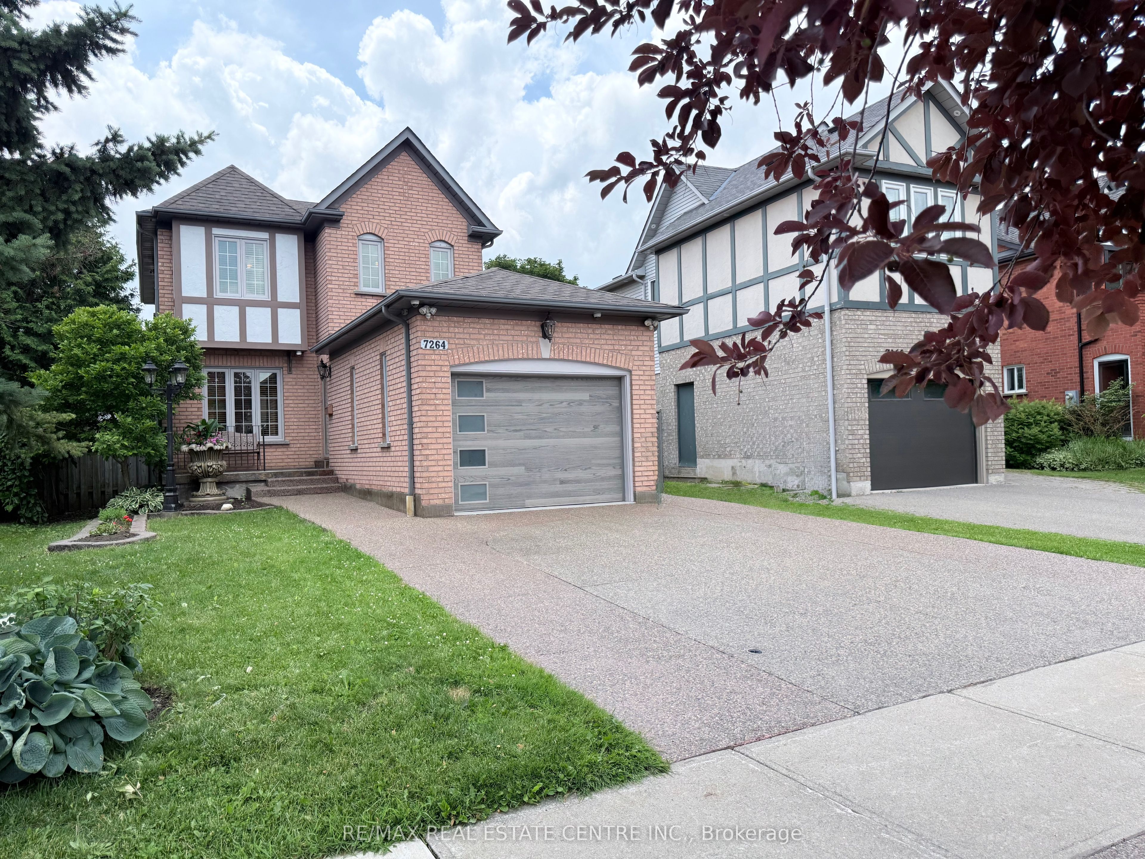 7264 Seabreeze Drive, Mississauga, ON L5N 6K7 photo 2
