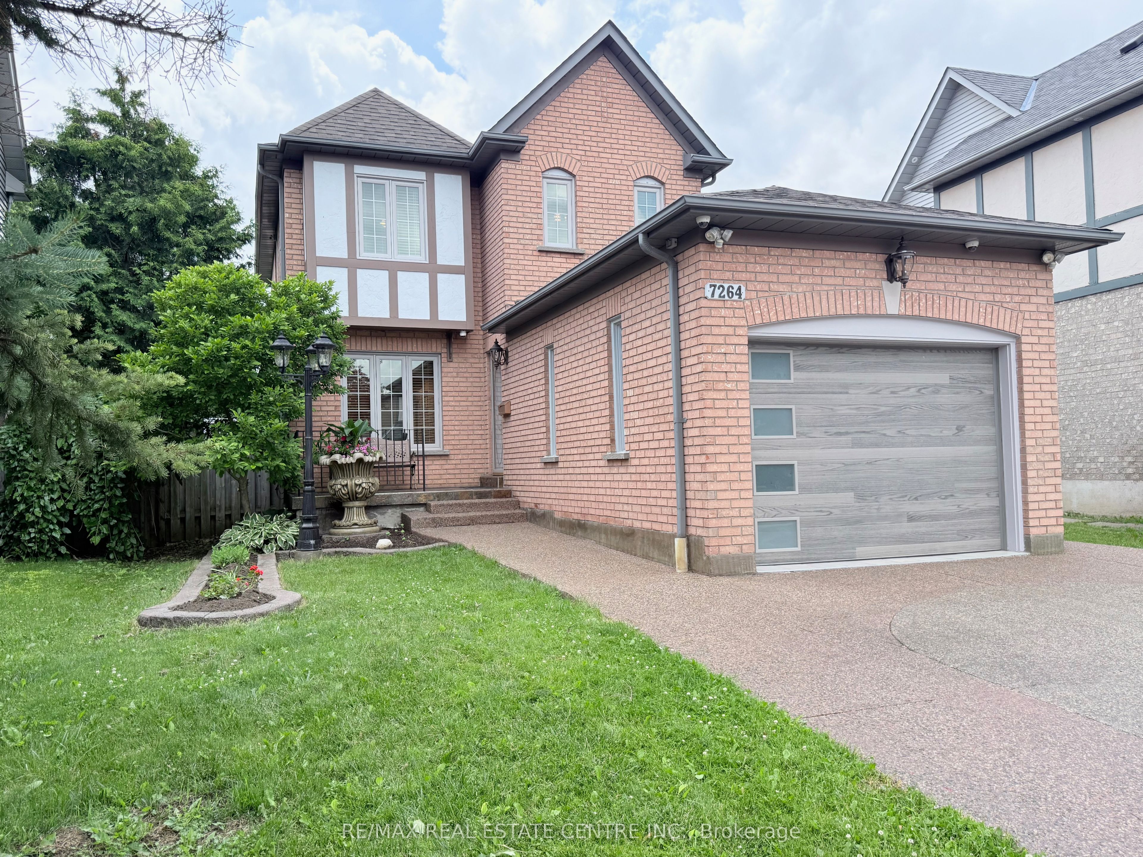 7264 Seabreeze Drive, Mississauga, ON L5N 6K7 photo 3