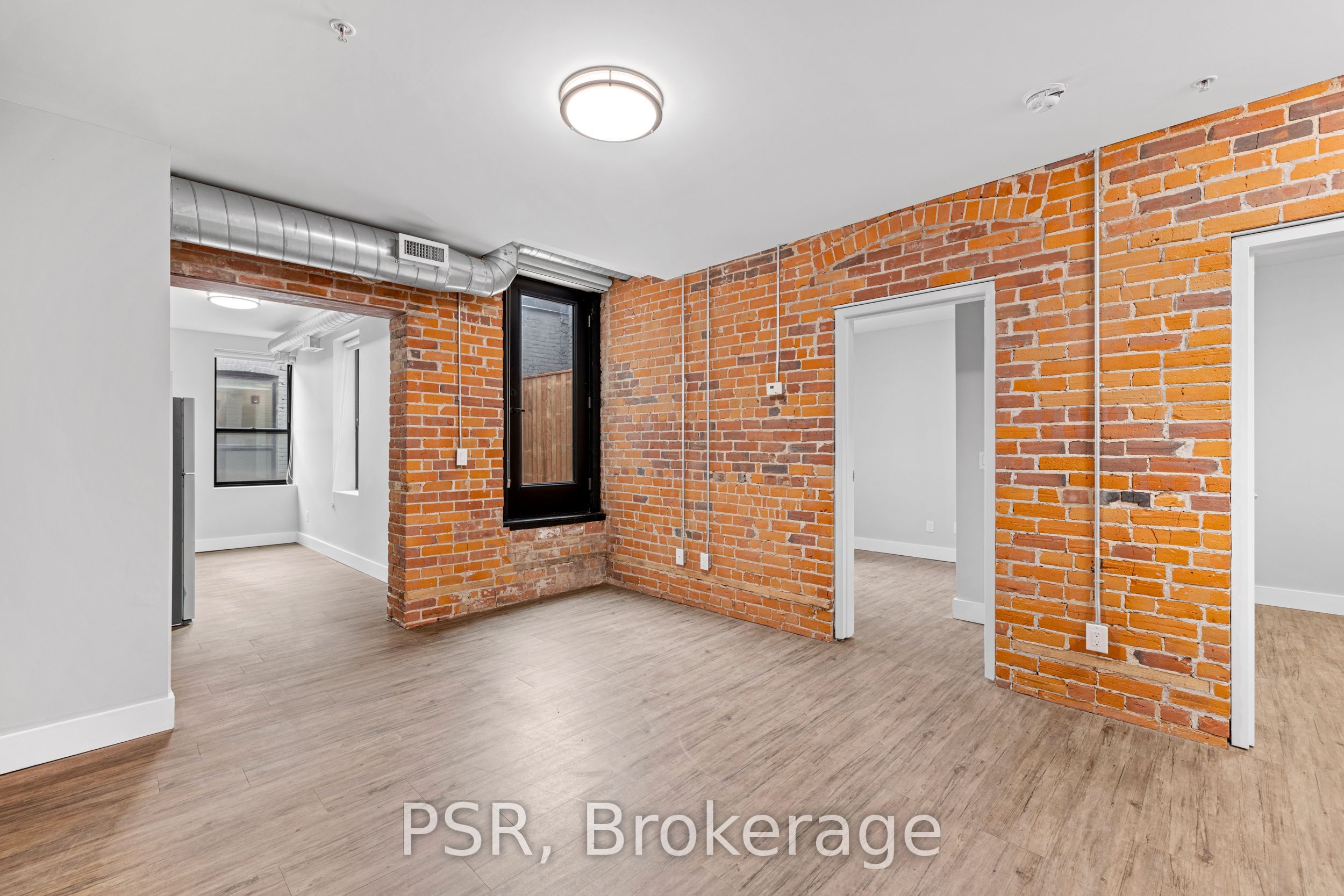 2870 Dundas Street W 212, Toronto, ON M6P 1Y8 photo 2