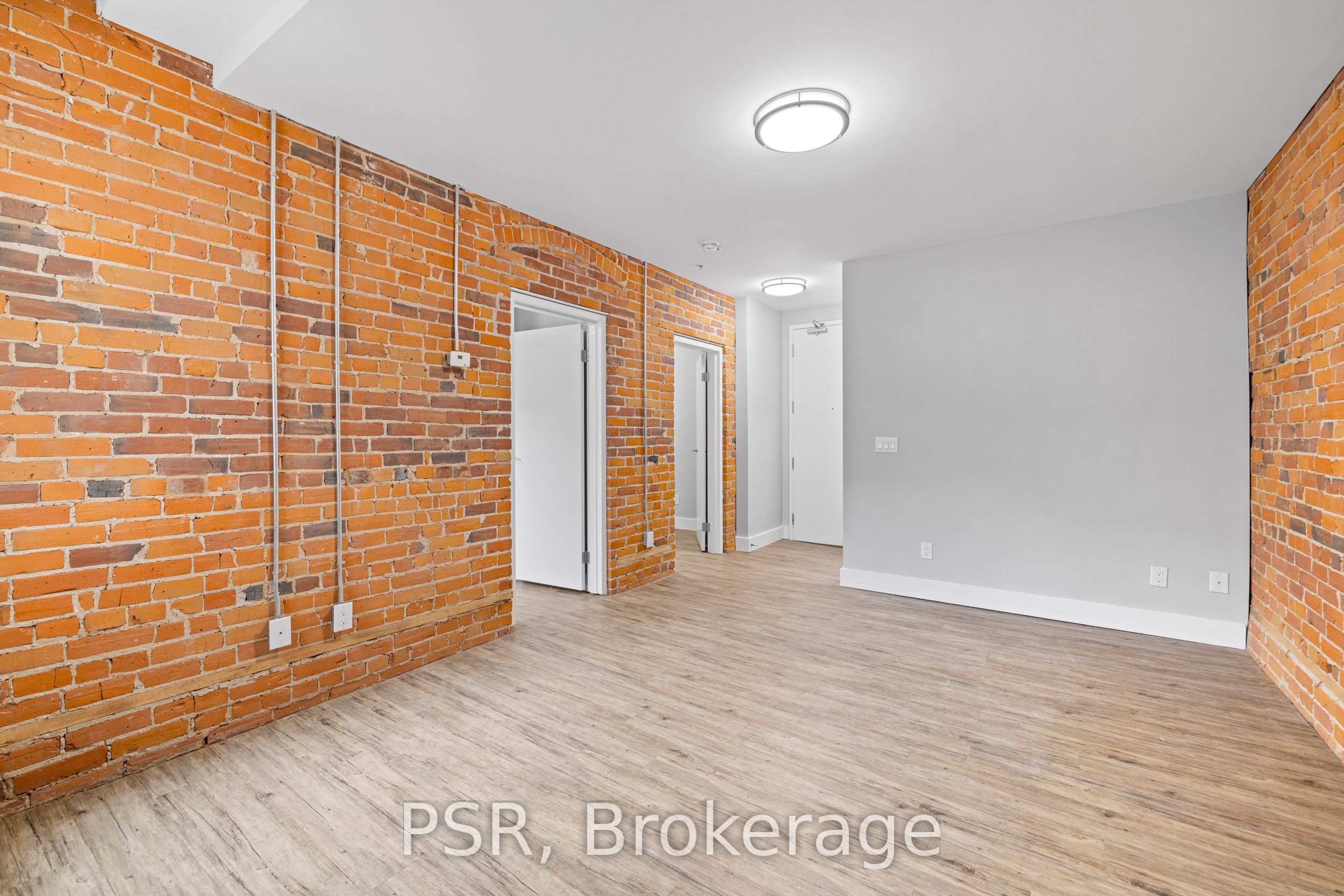 2870 Dundas Street W 212, Toronto, ON M6P 1Y8 photo 4