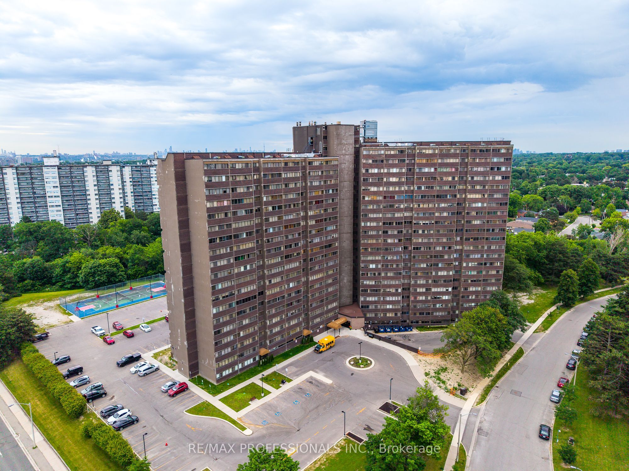 11 Wincott Drive 1208, Toronto, ON M9R 2R9