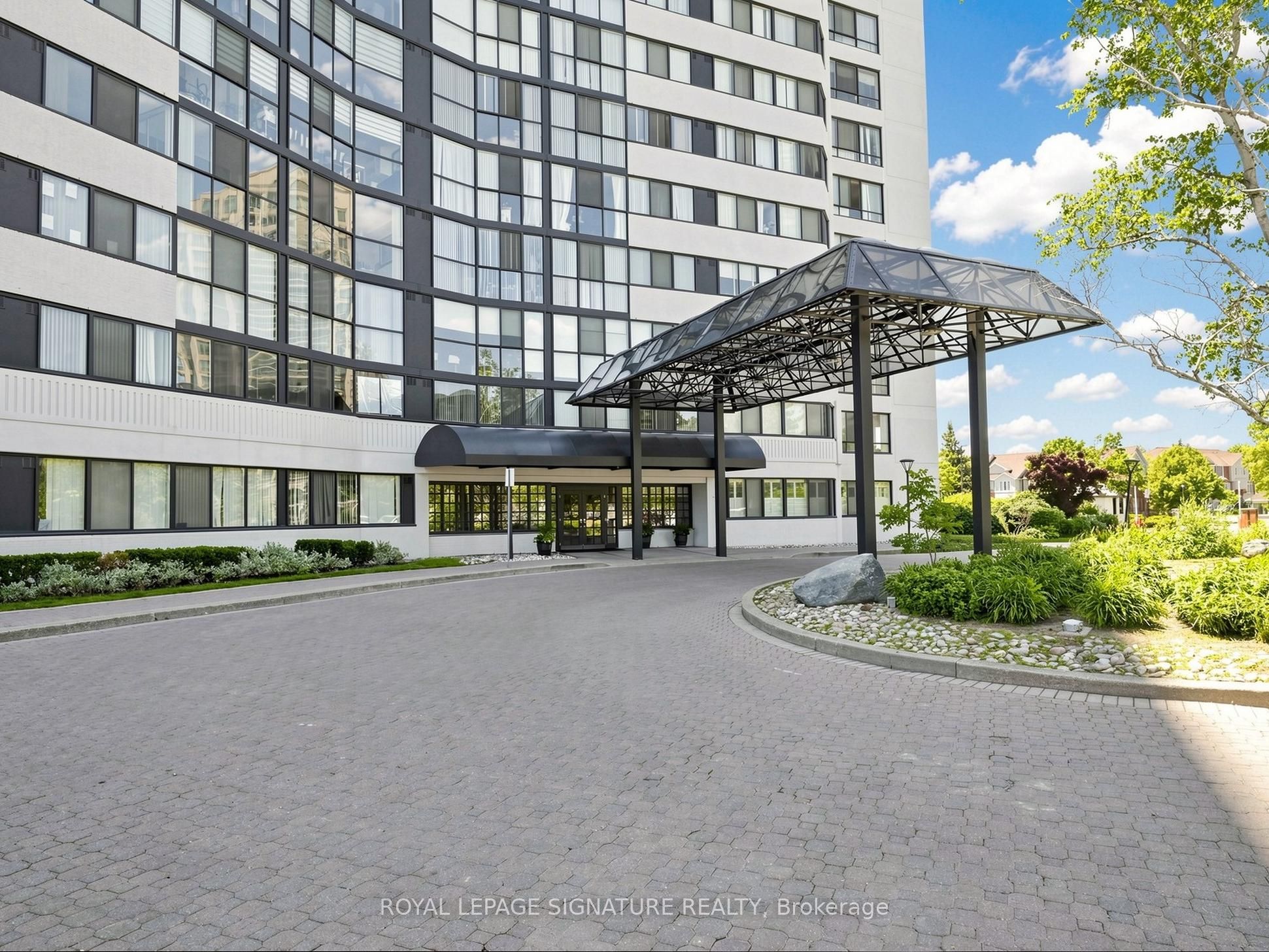 1360 Rathburn Road E 1808, Mississauga, ON L4W 4H4 photo 2