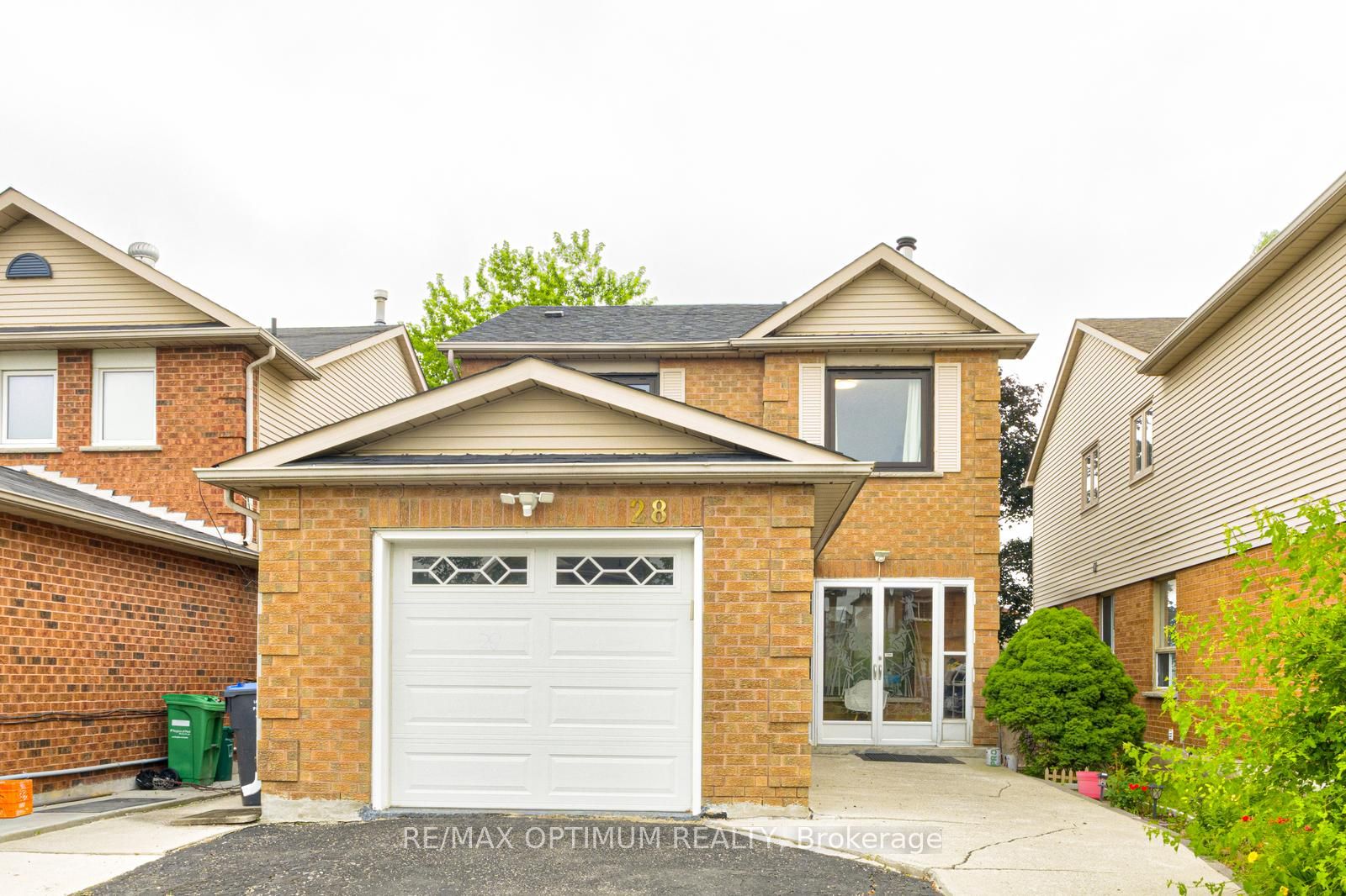 28 Stalbridge Avenue, Brampton, ON L6Y 4H2