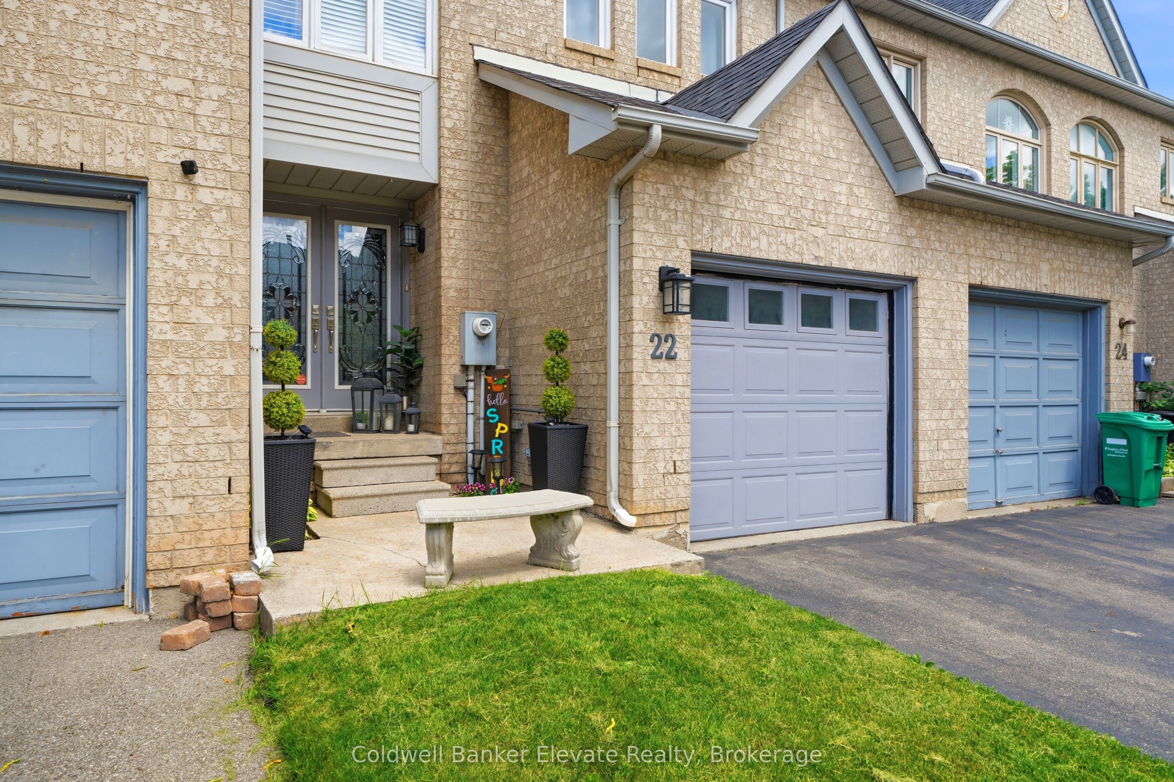 22 Goldenlight Circle, Brampton, ON L6X 4N6 photo 3